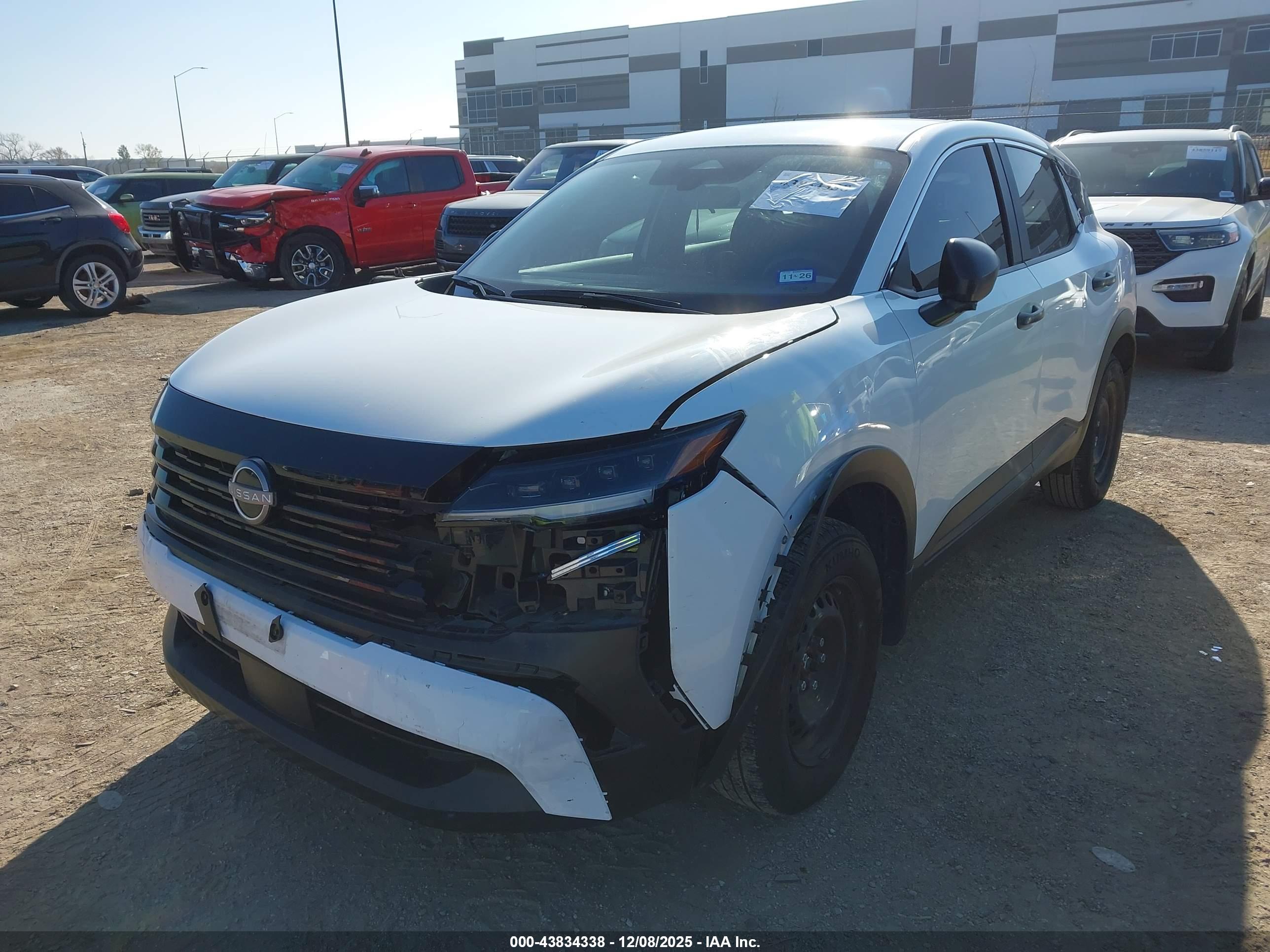 NISSAN KICKS image 2