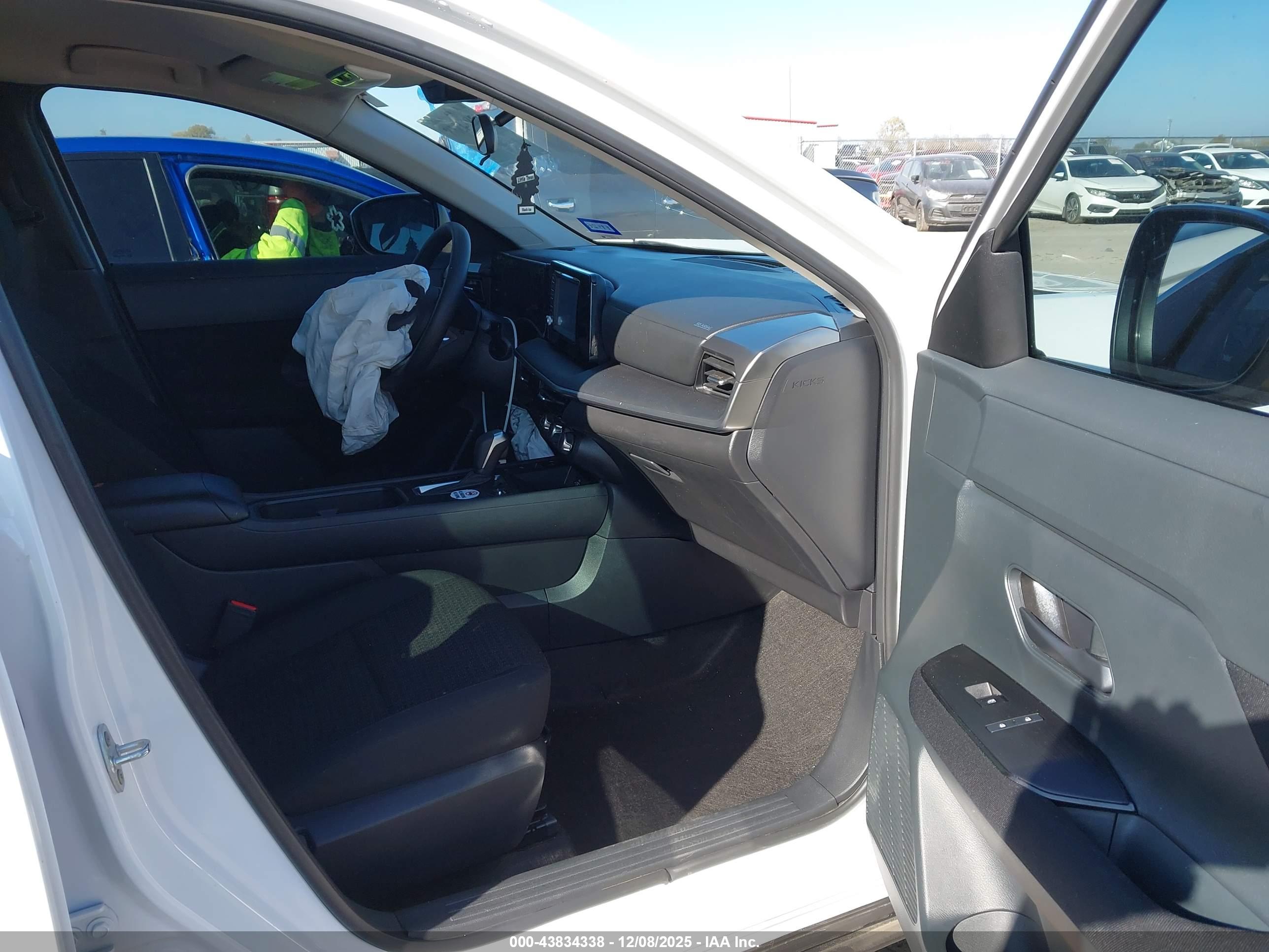 NISSAN KICKS image 5