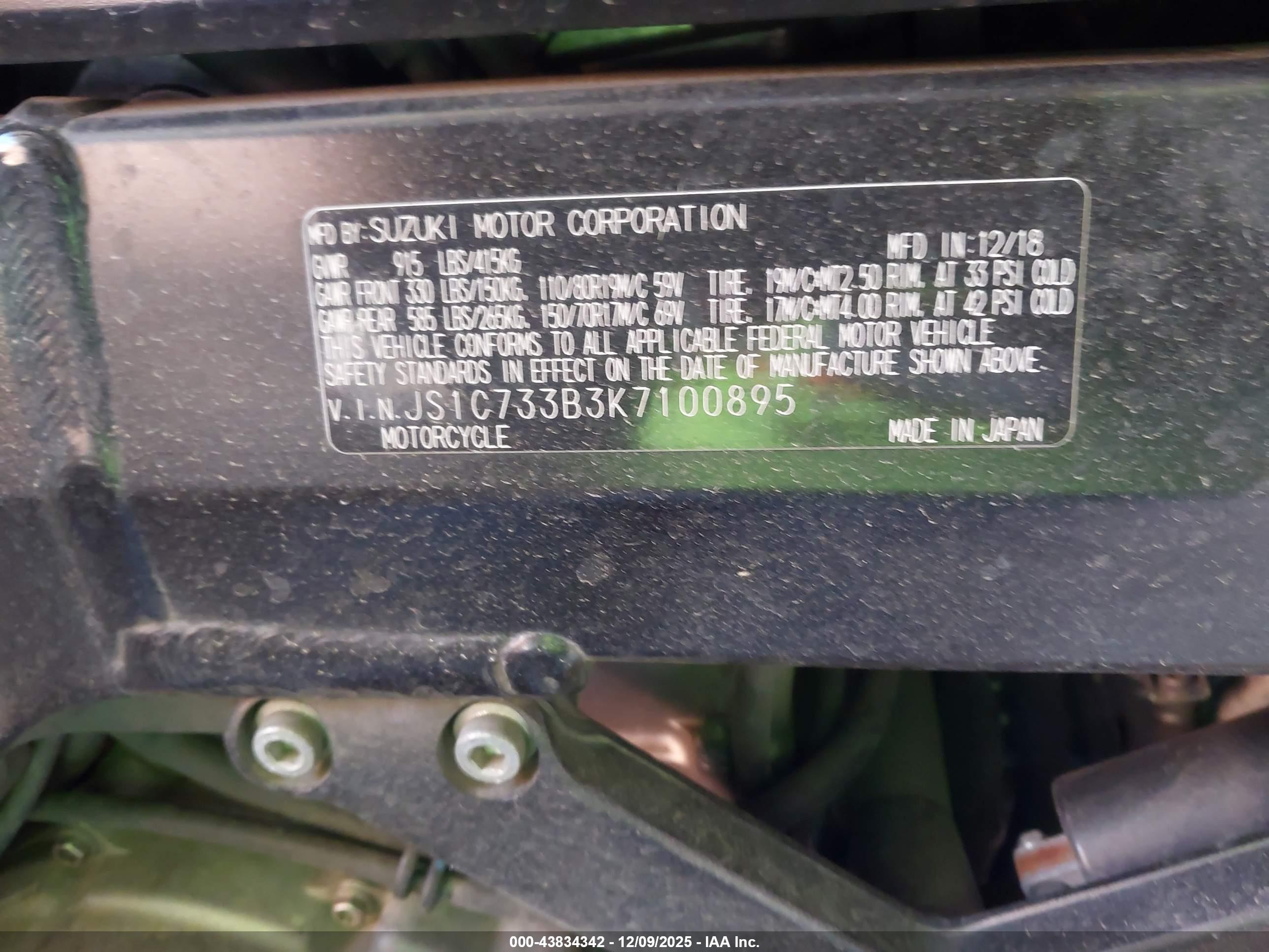 SUZUKI DL650 image 10