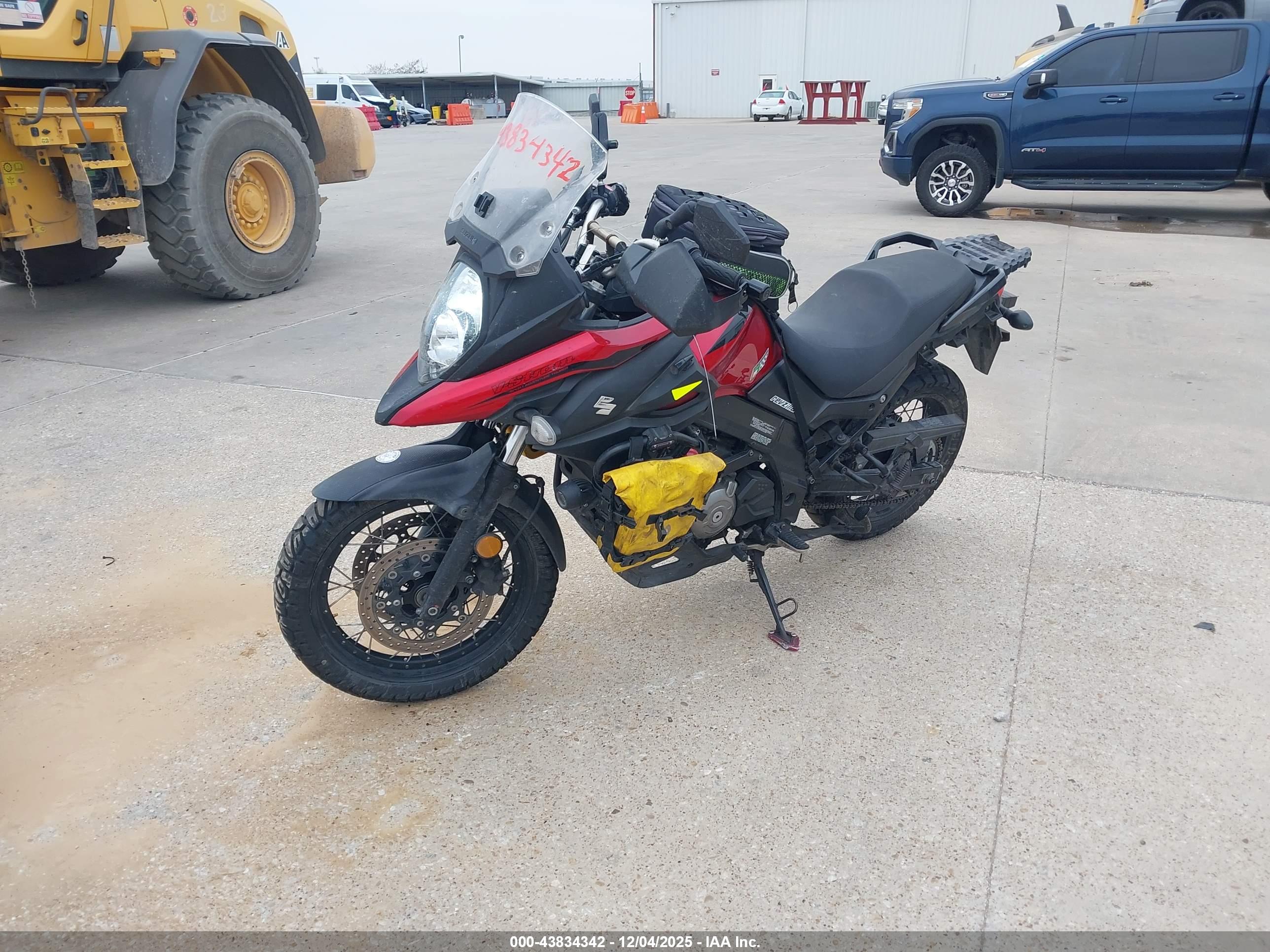 SUZUKI DL650 image 2