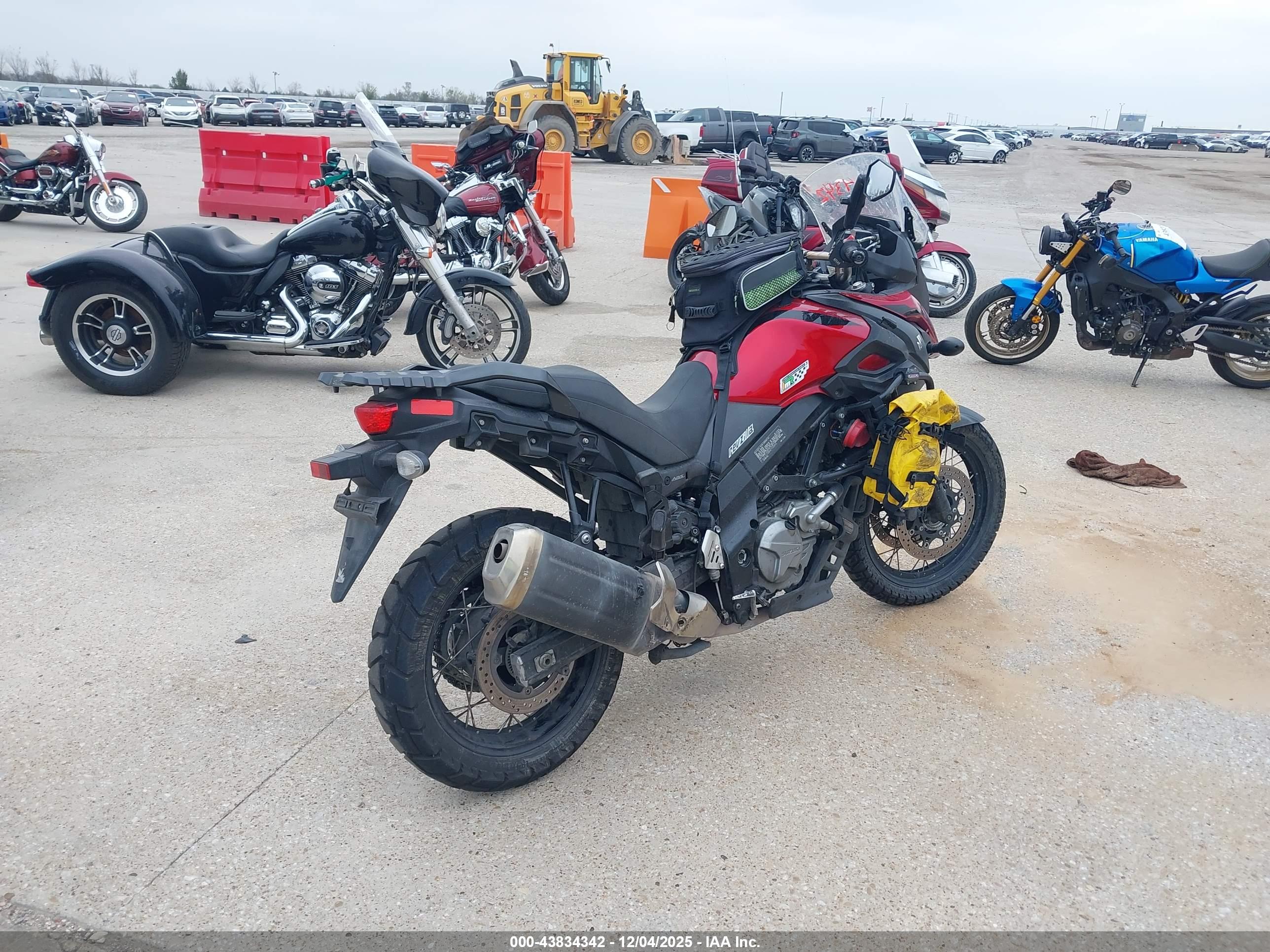 SUZUKI DL650 image 4