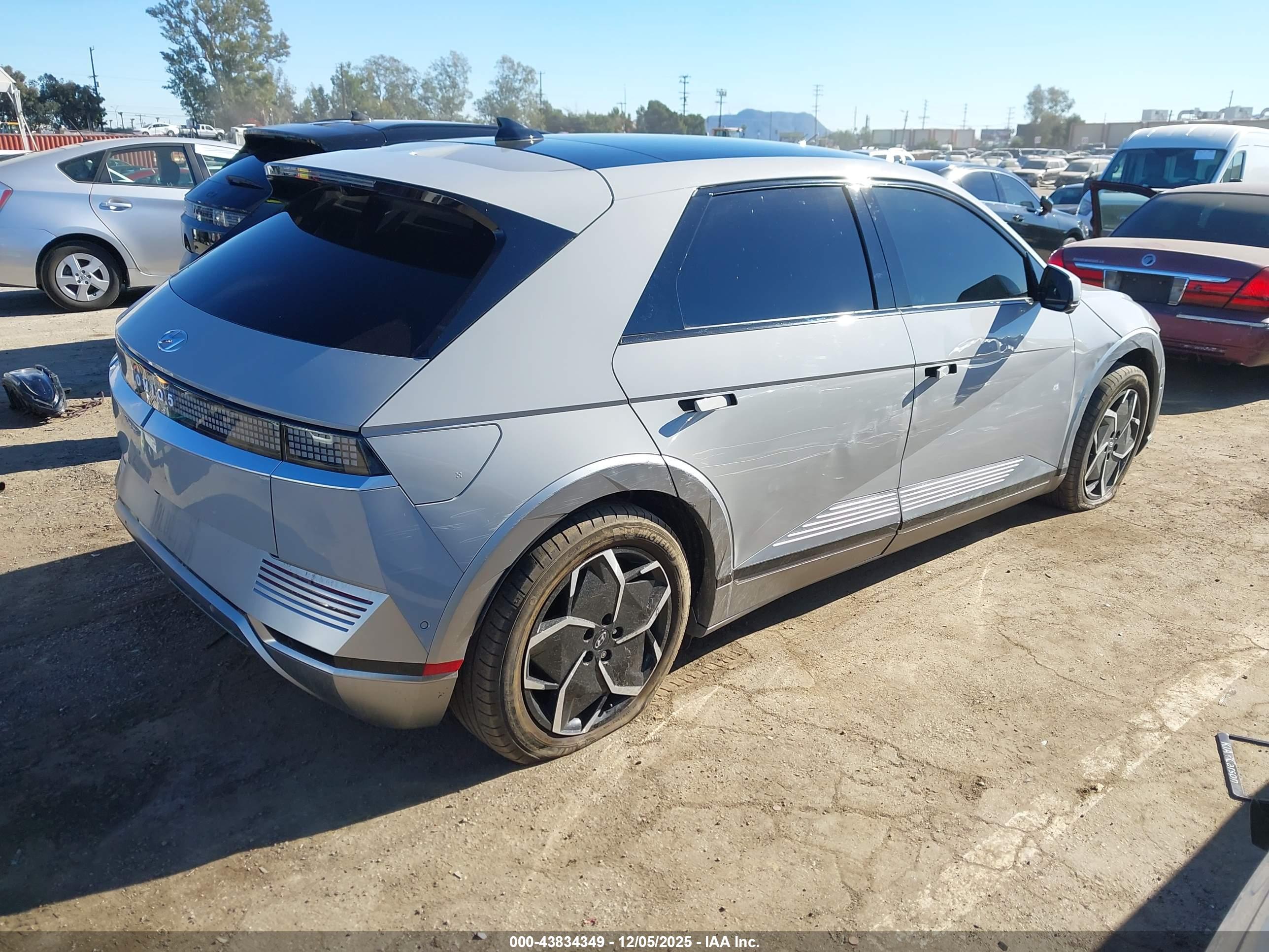 HYUNDAI IONIQ image 4