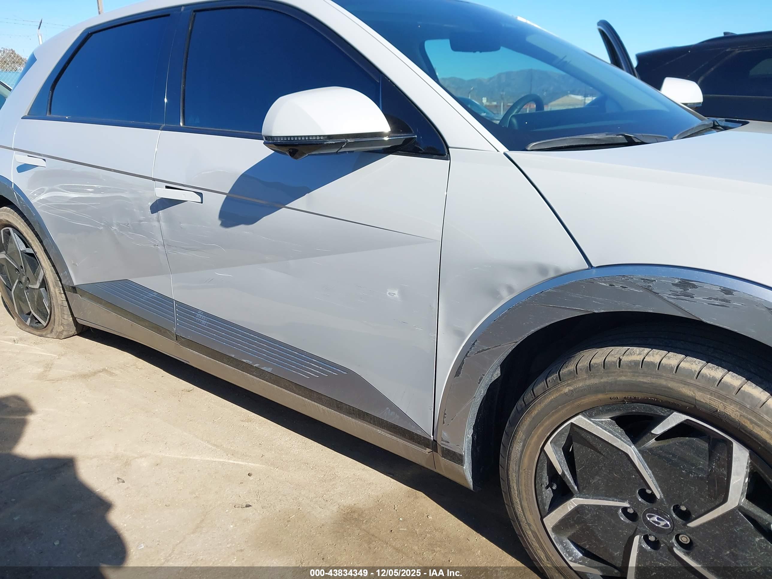 HYUNDAI IONIQ image 6