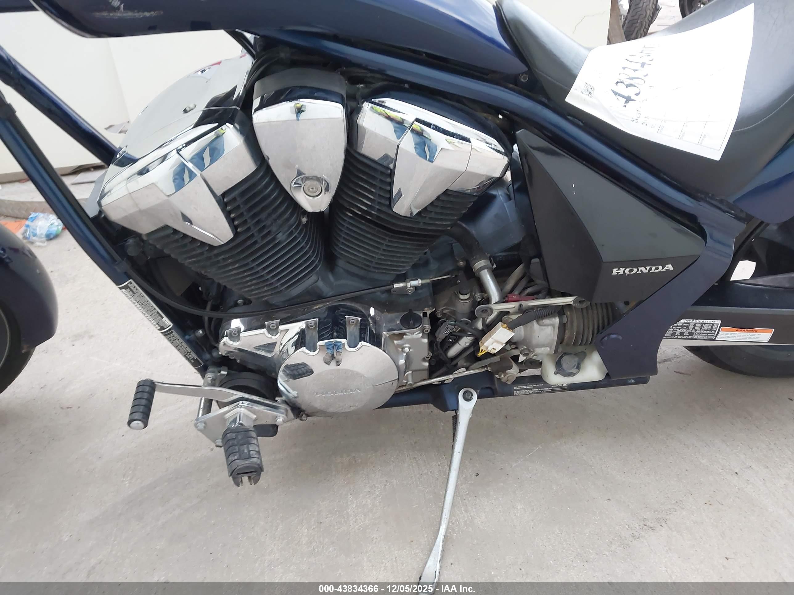 HONDA VT1300 image 9