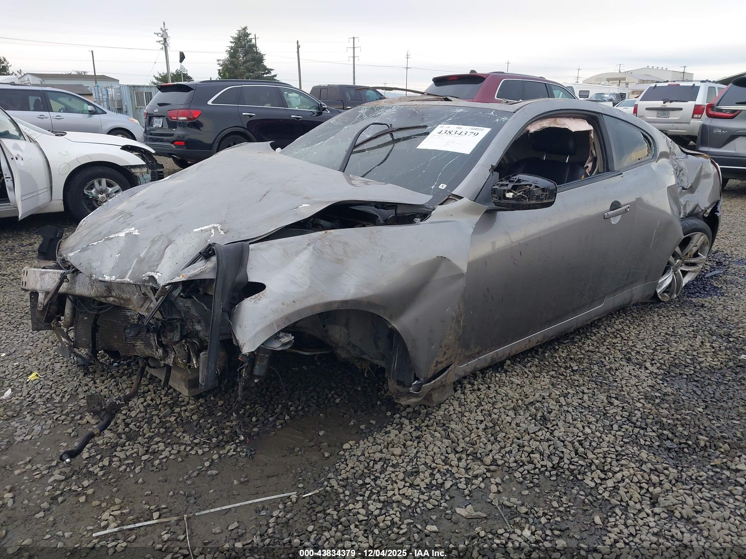INFINITI G37 image 2