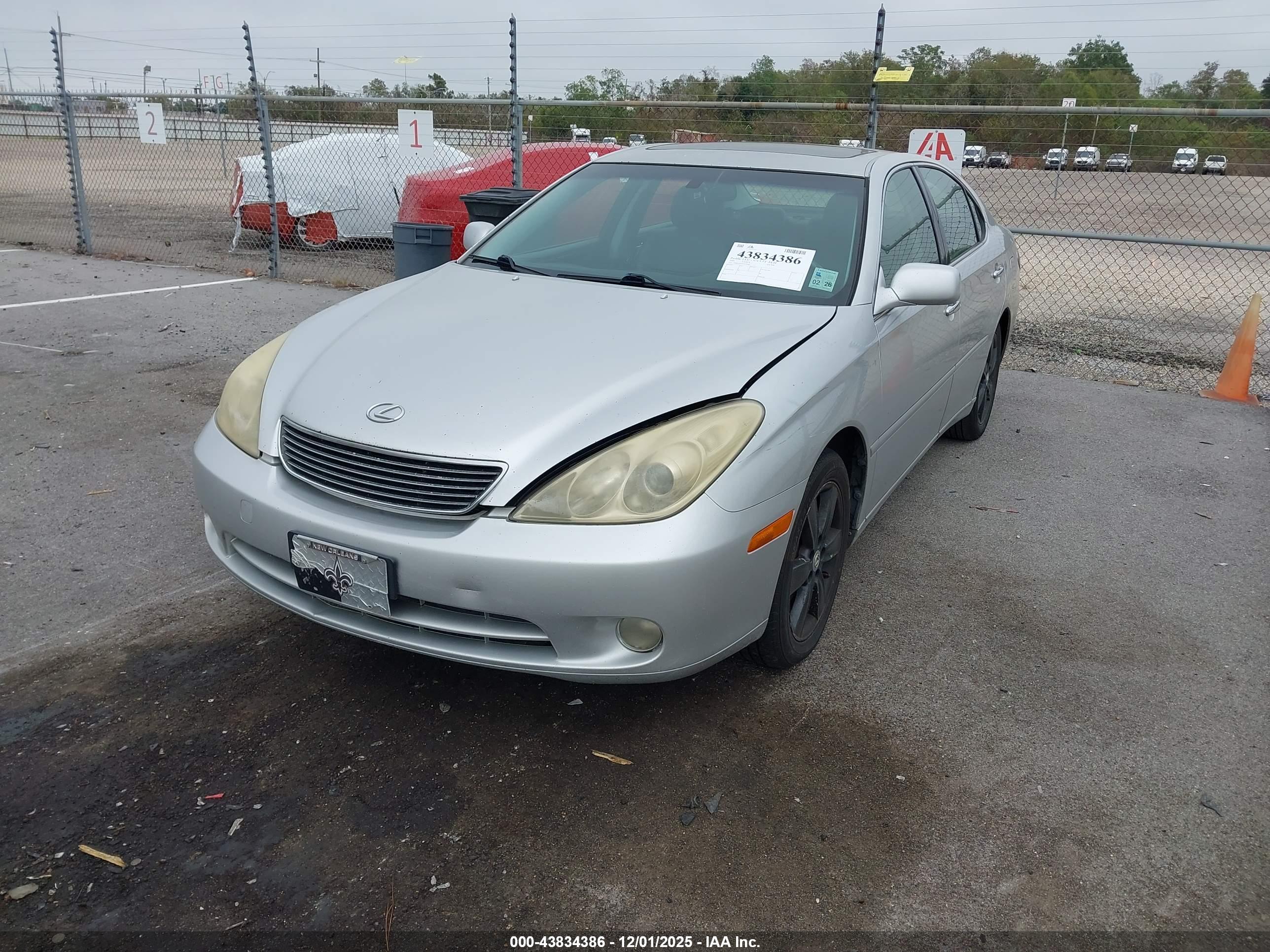 LEXUS ES image 2