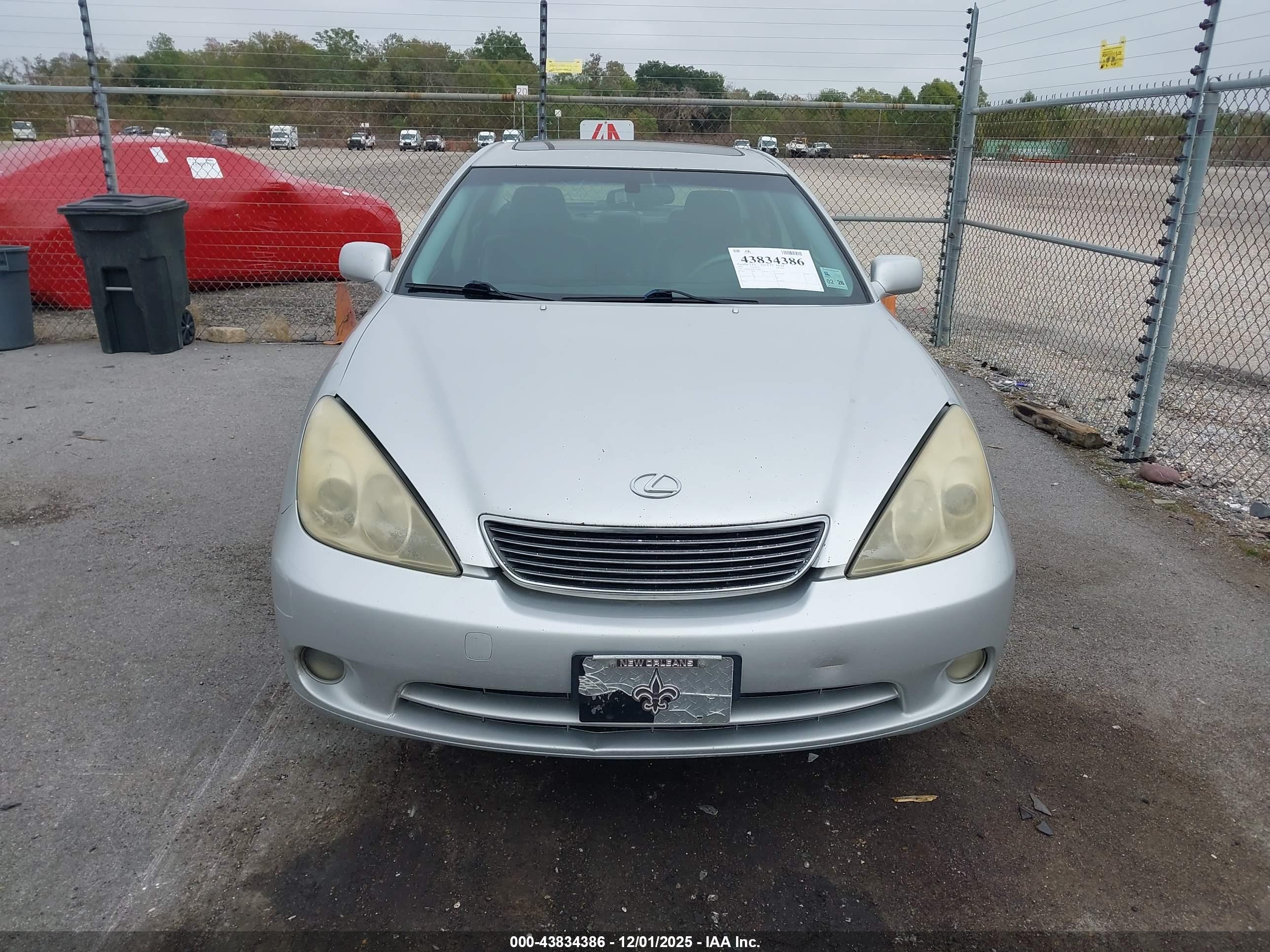 LEXUS ES image 6