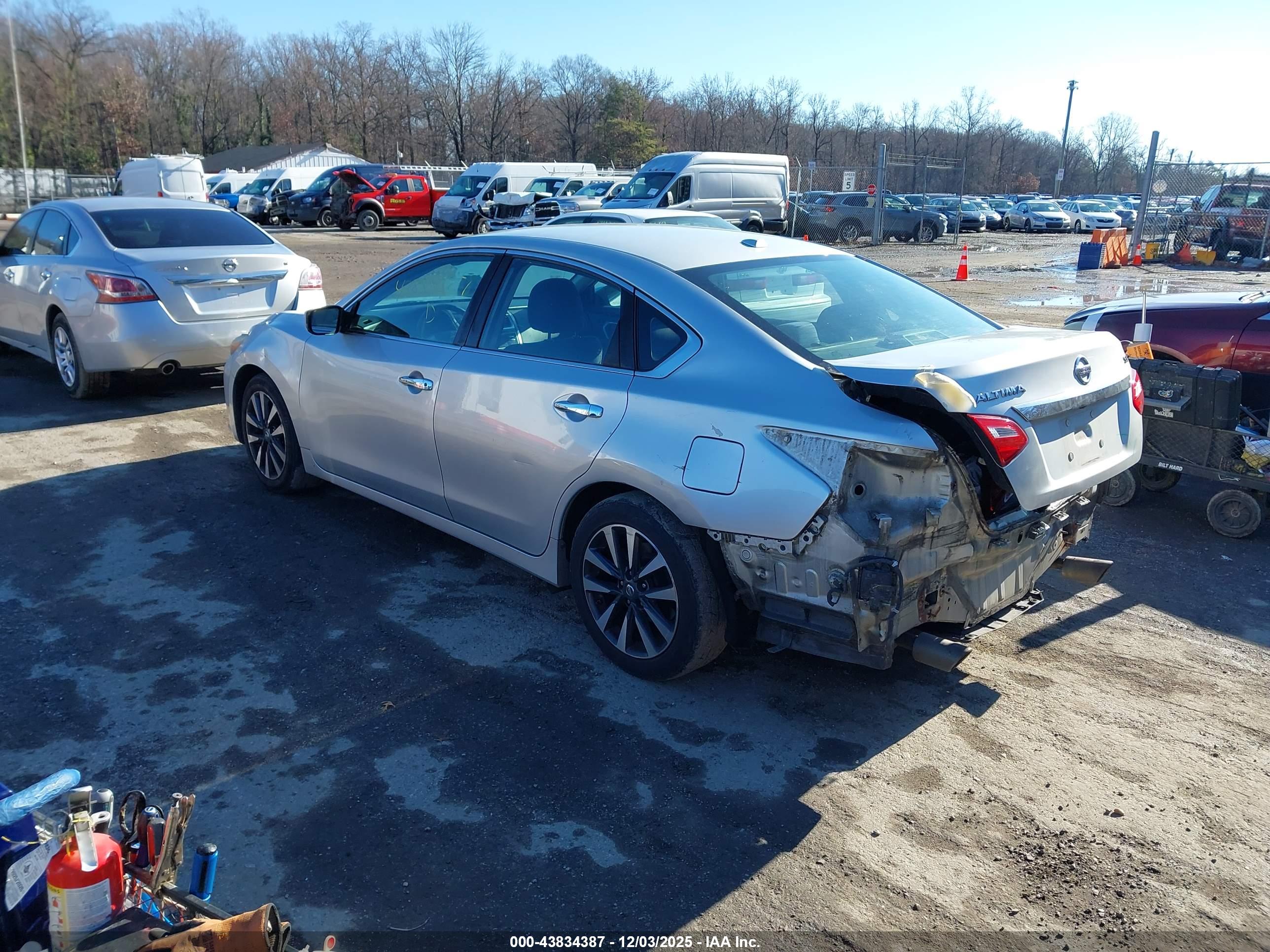 NISSAN ALTIMA image 3