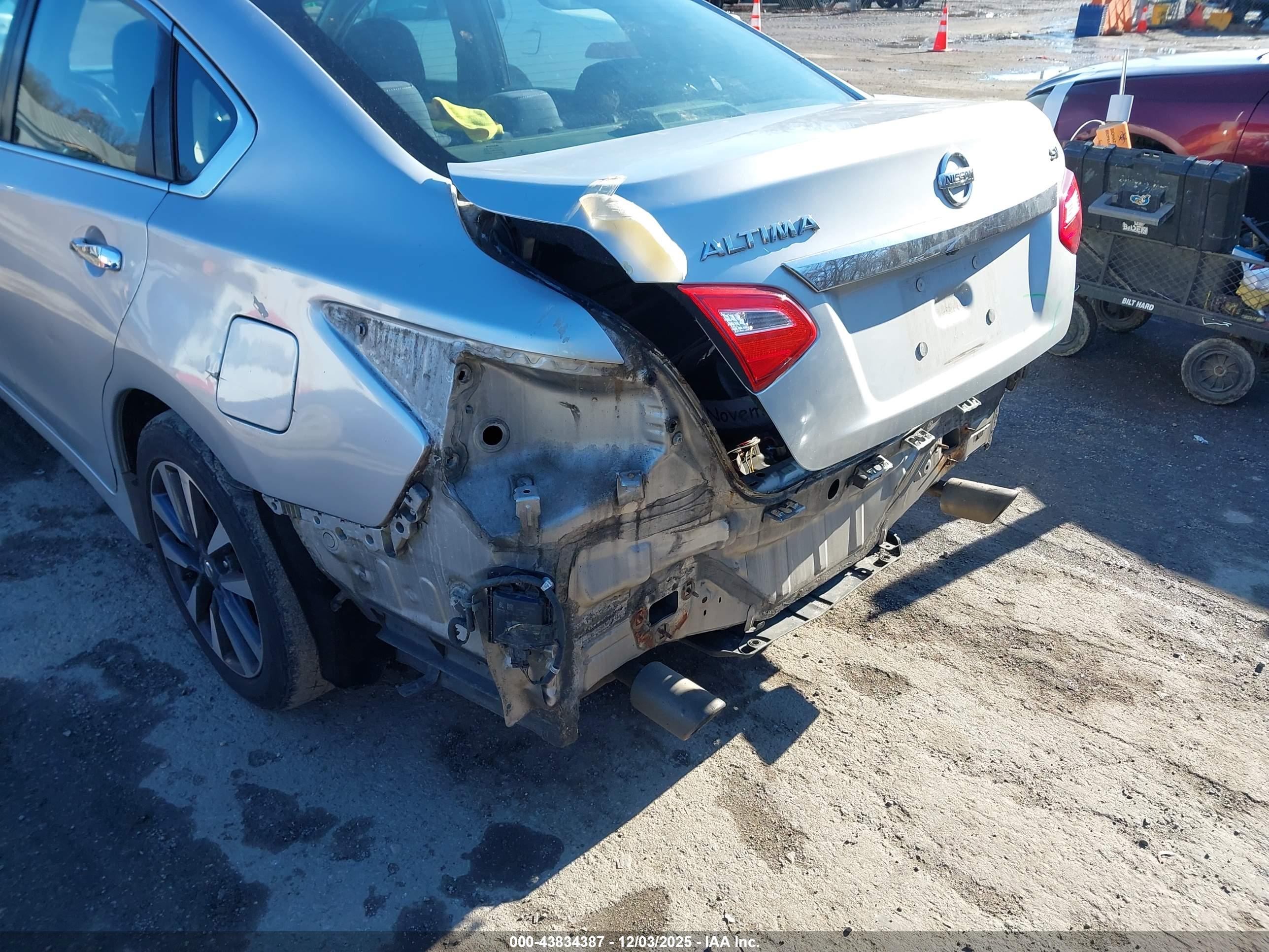 NISSAN ALTIMA image 6