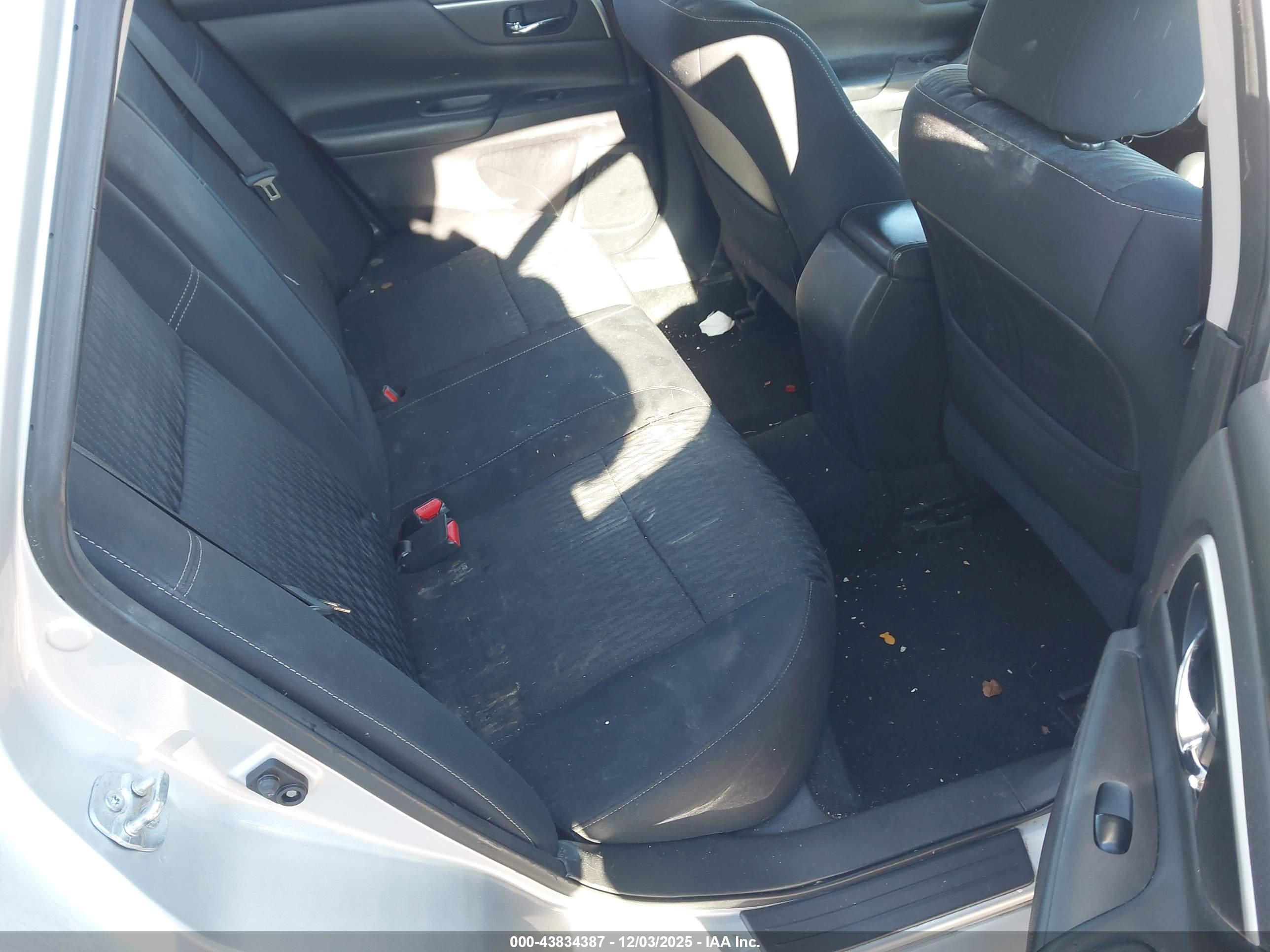 NISSAN ALTIMA image 8