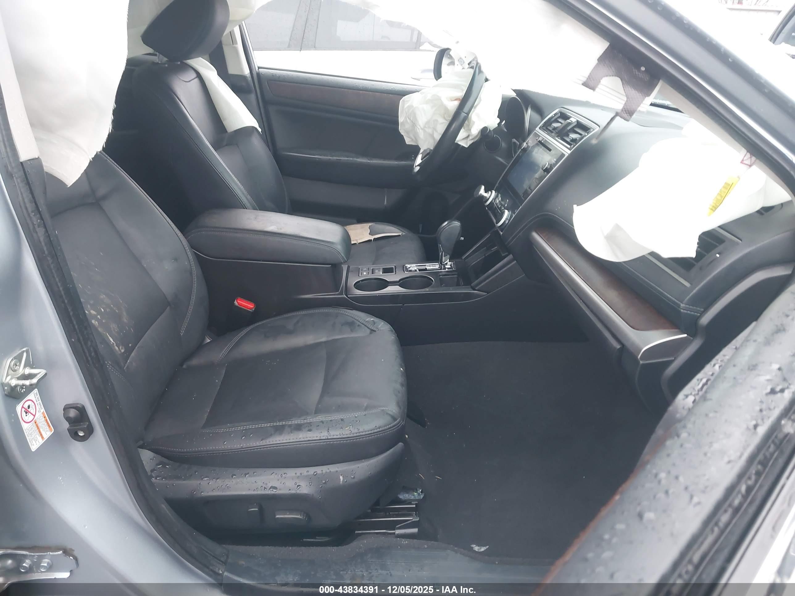 SUBARU OUTBACK image 5