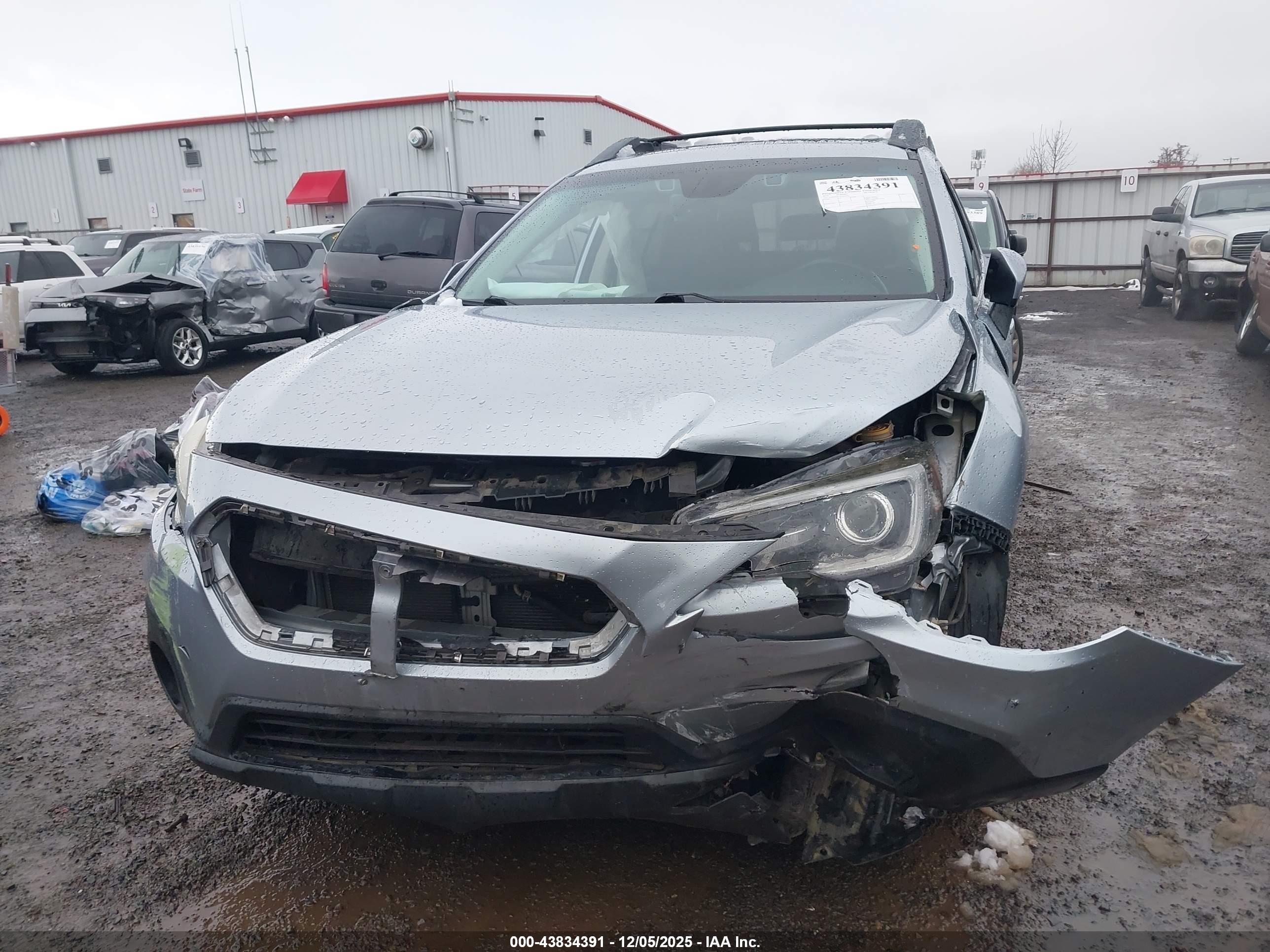 SUBARU OUTBACK image 6