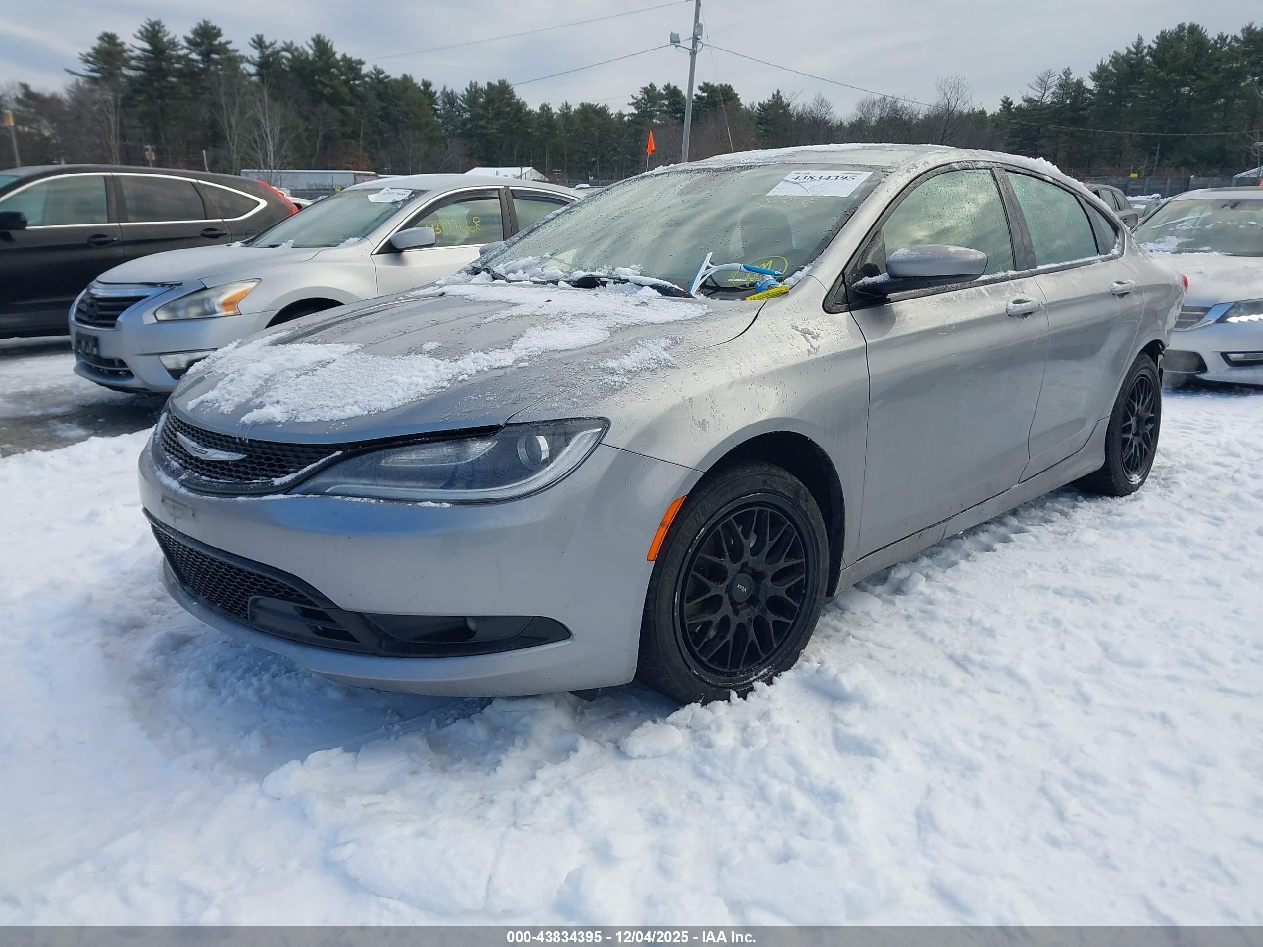 CHRYSLER 200 image 2