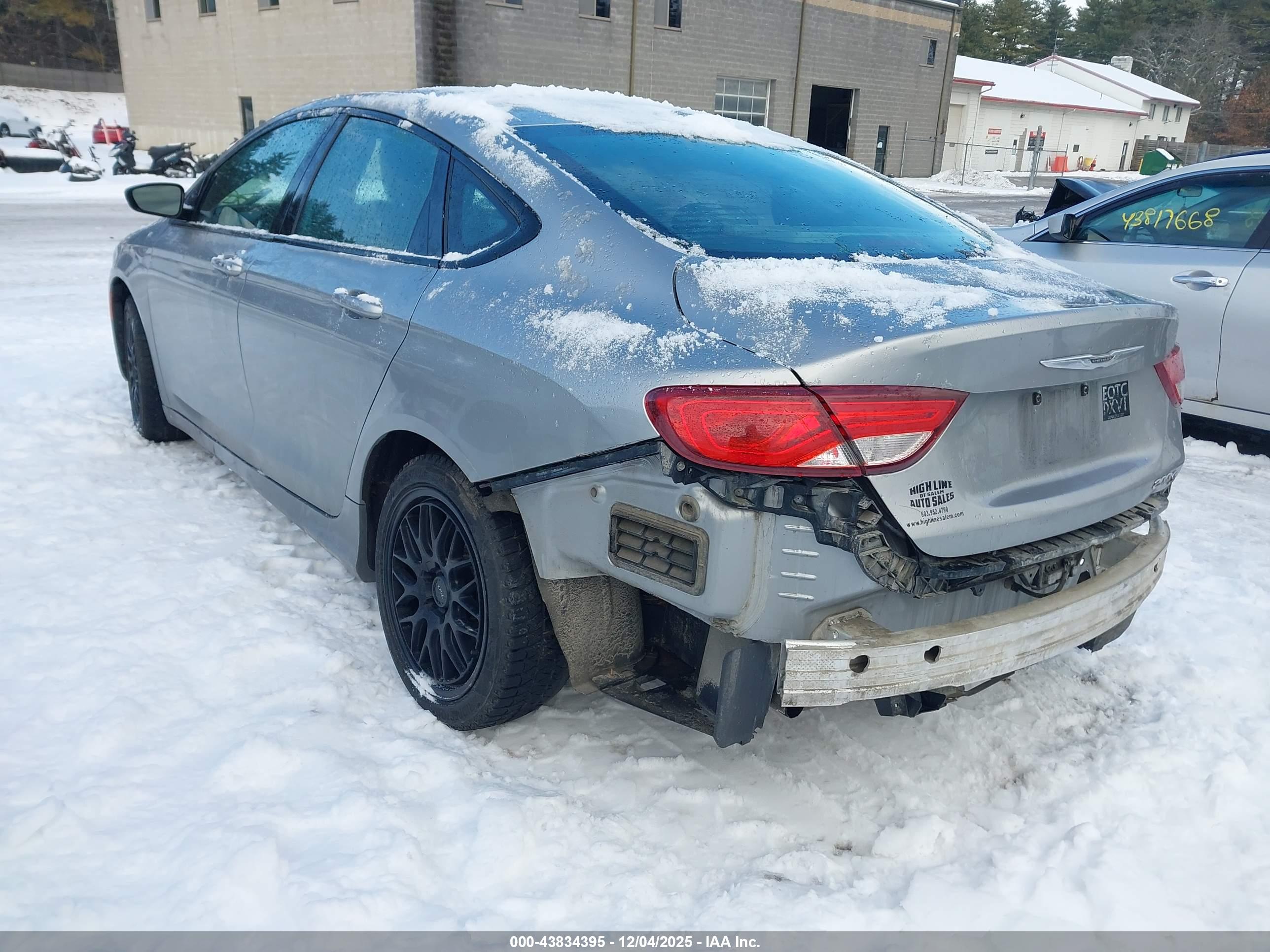 CHRYSLER 200 image 3