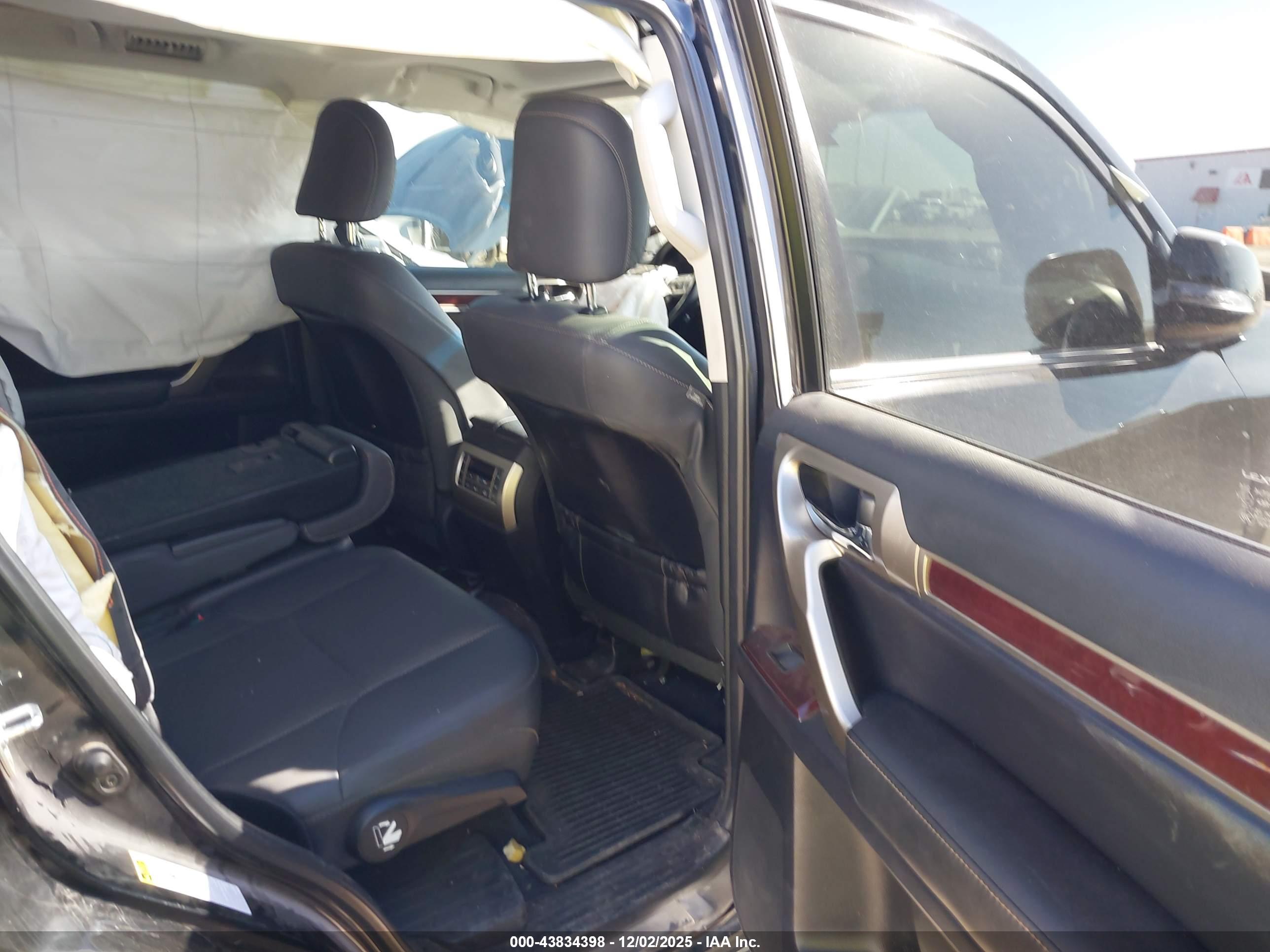 LEXUS GX image 8