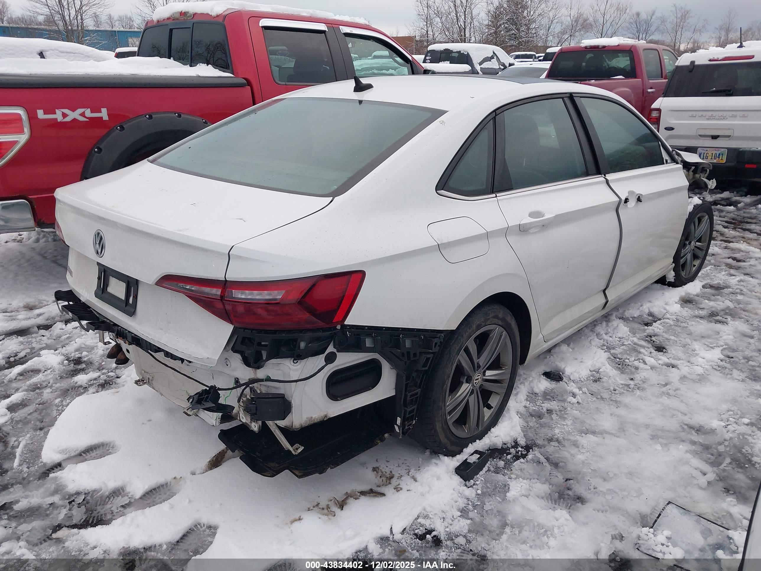 VOLKSWAGEN JETTA image 4