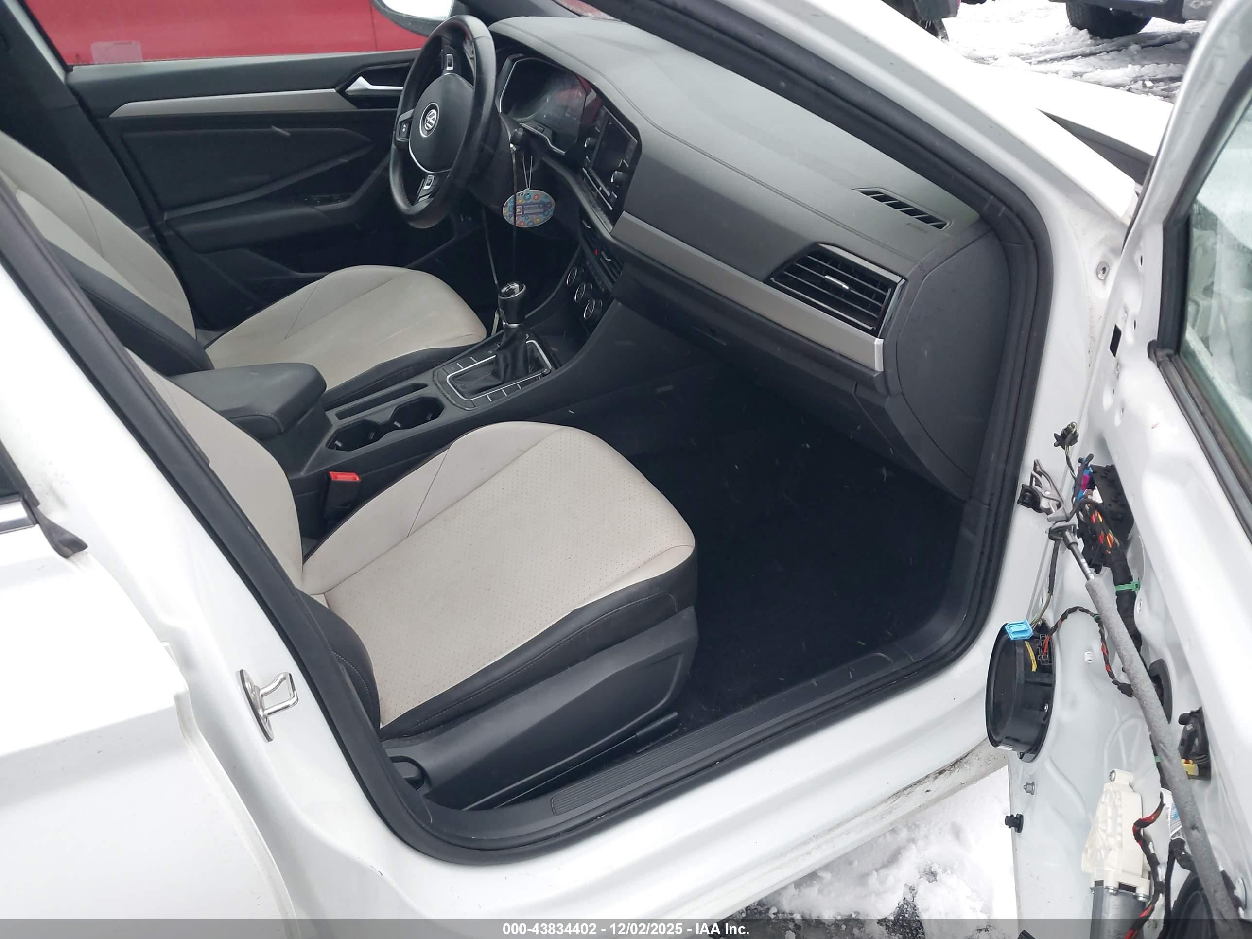 VOLKSWAGEN JETTA image 5