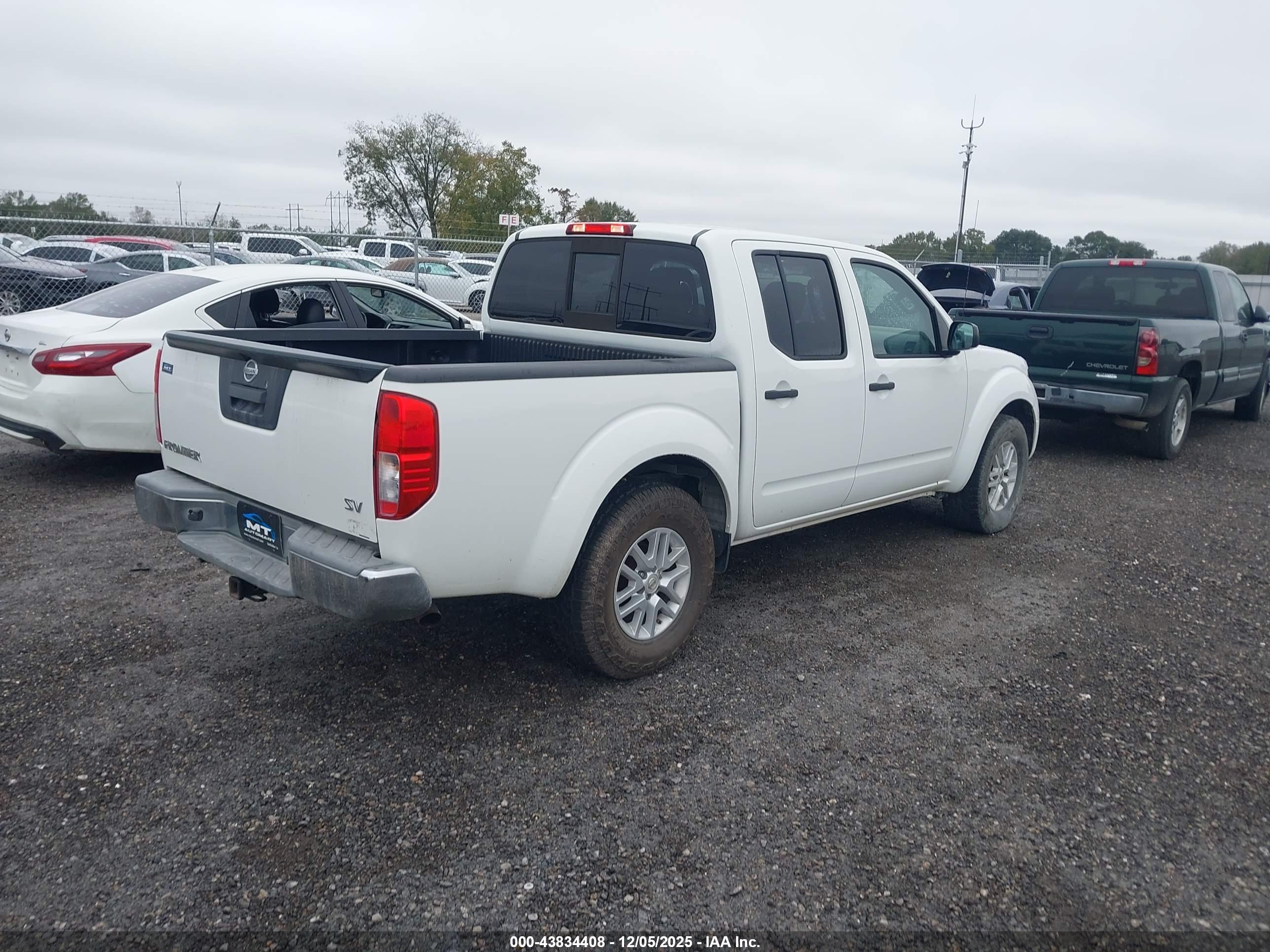 NISSAN FRONTIER image 4