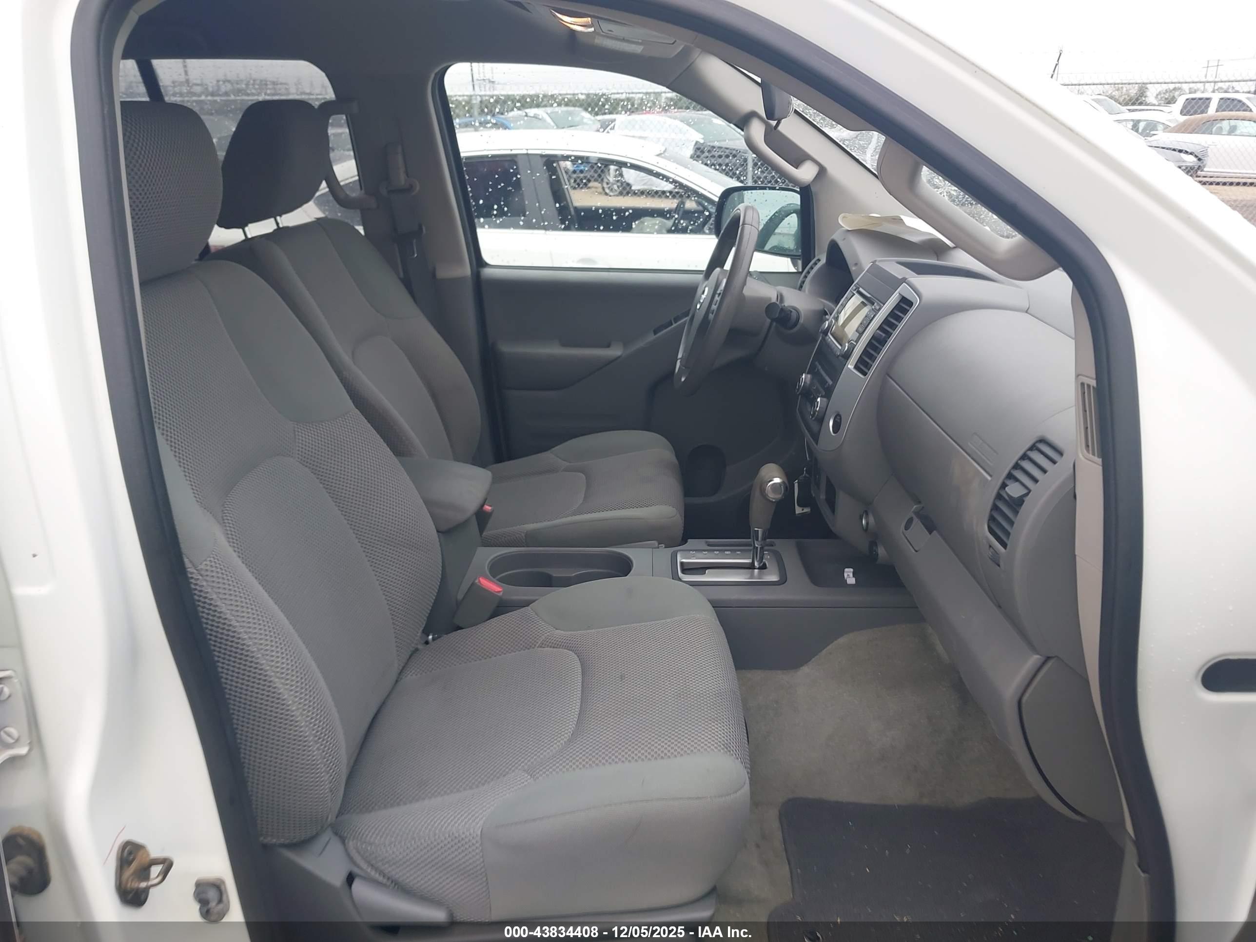 NISSAN FRONTIER image 5
