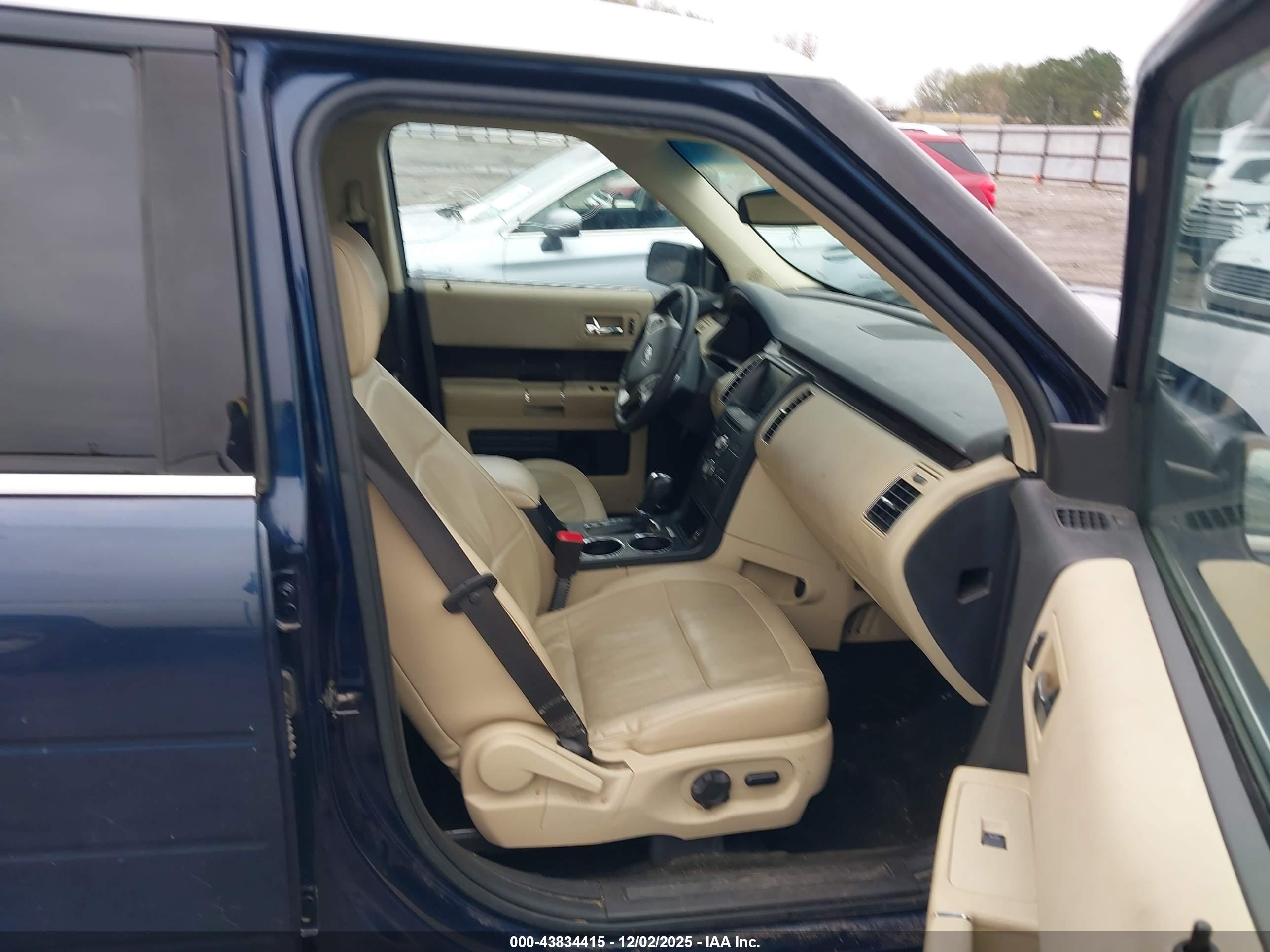 FORD FLEX image 5