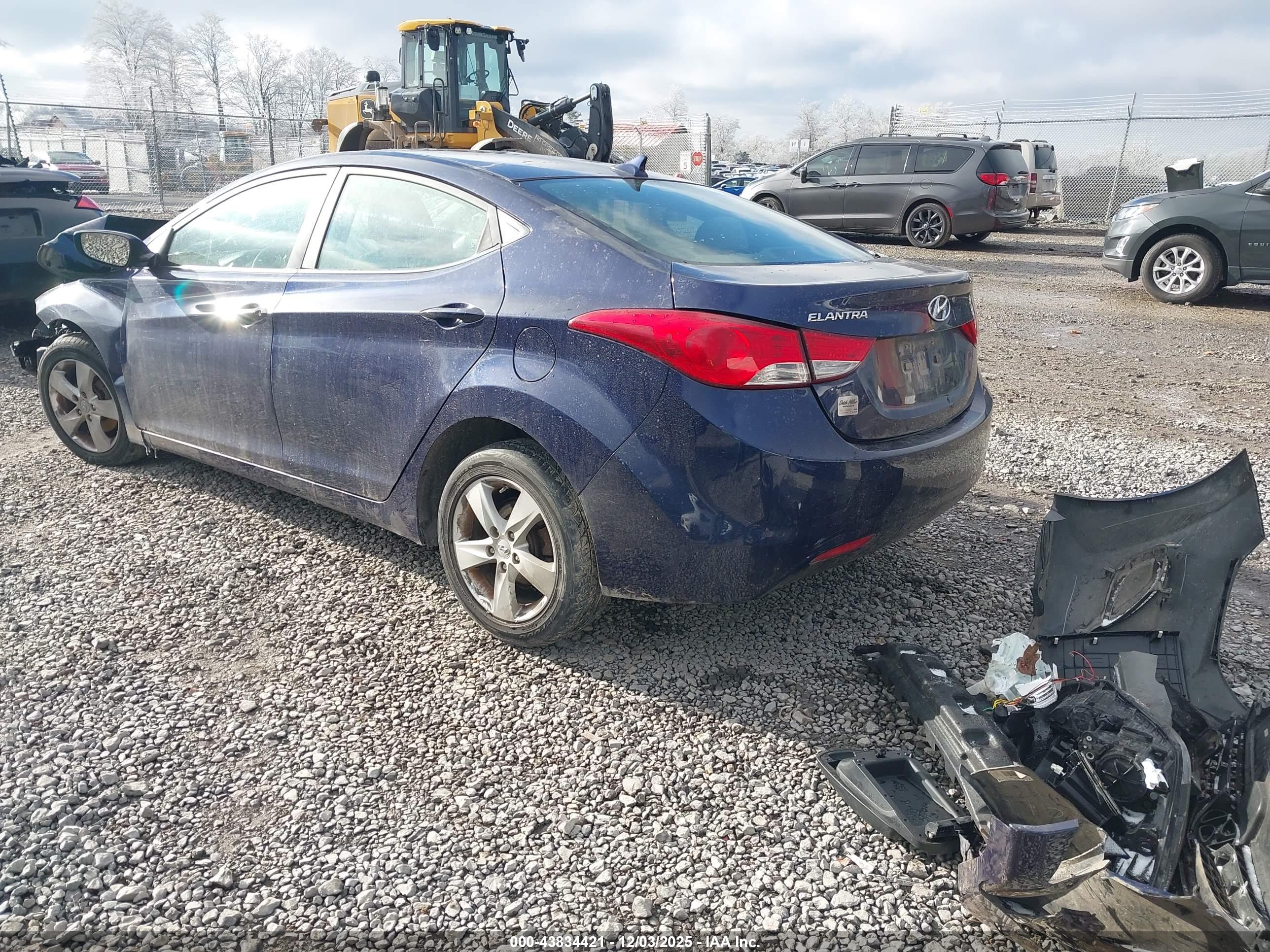 HYUNDAI ELANTRA image 3