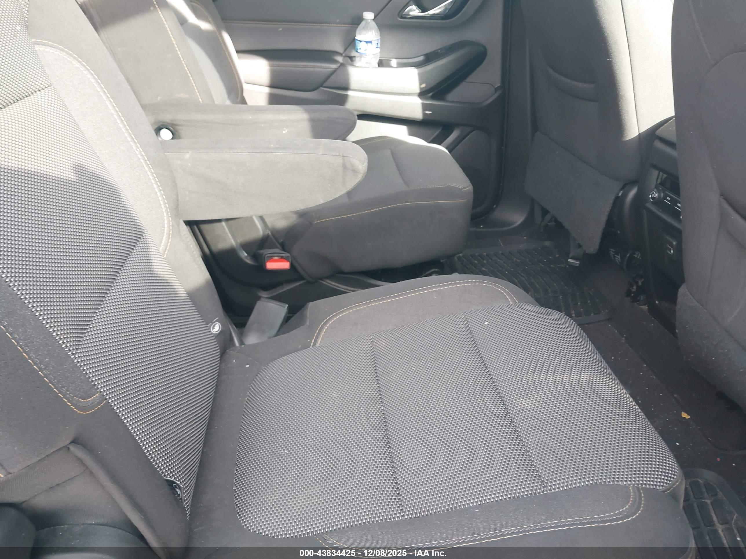 CHEVROLET TRAVERSE image 8
