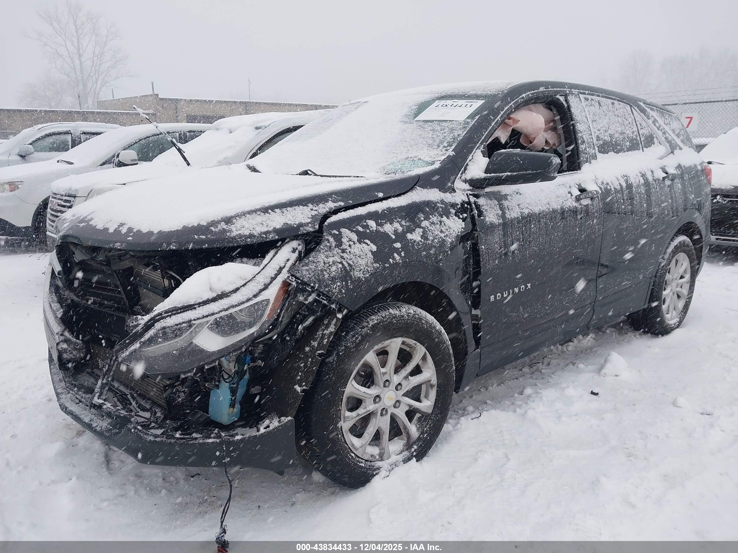 CHEVROLET EQUINOX image 2
