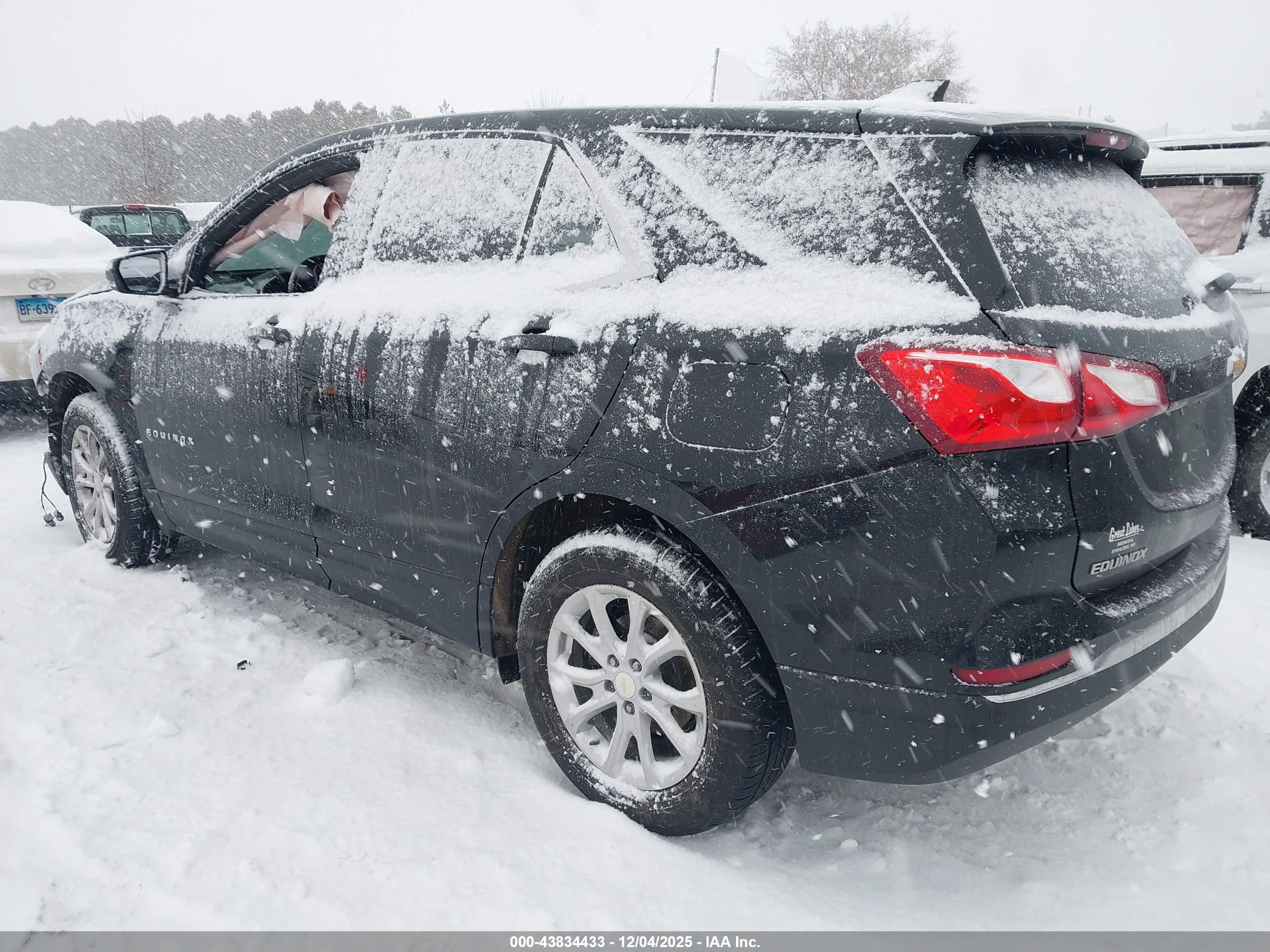 CHEVROLET EQUINOX image 3