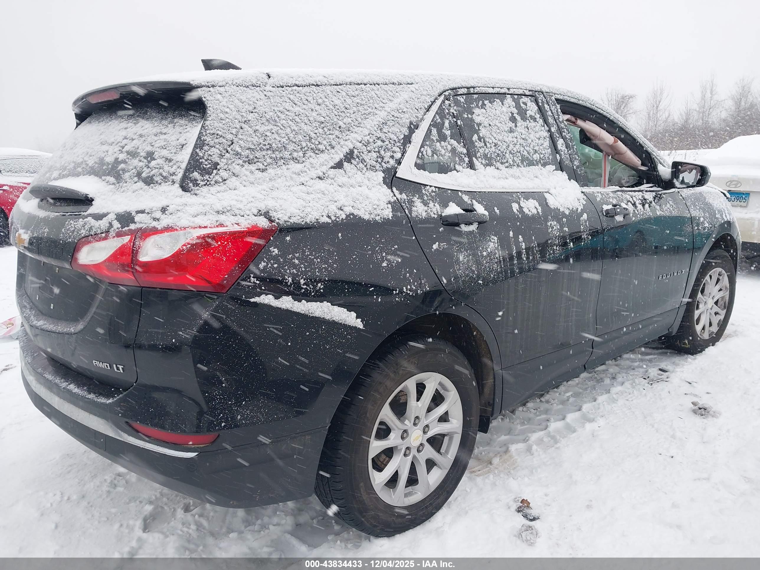 CHEVROLET EQUINOX image 4