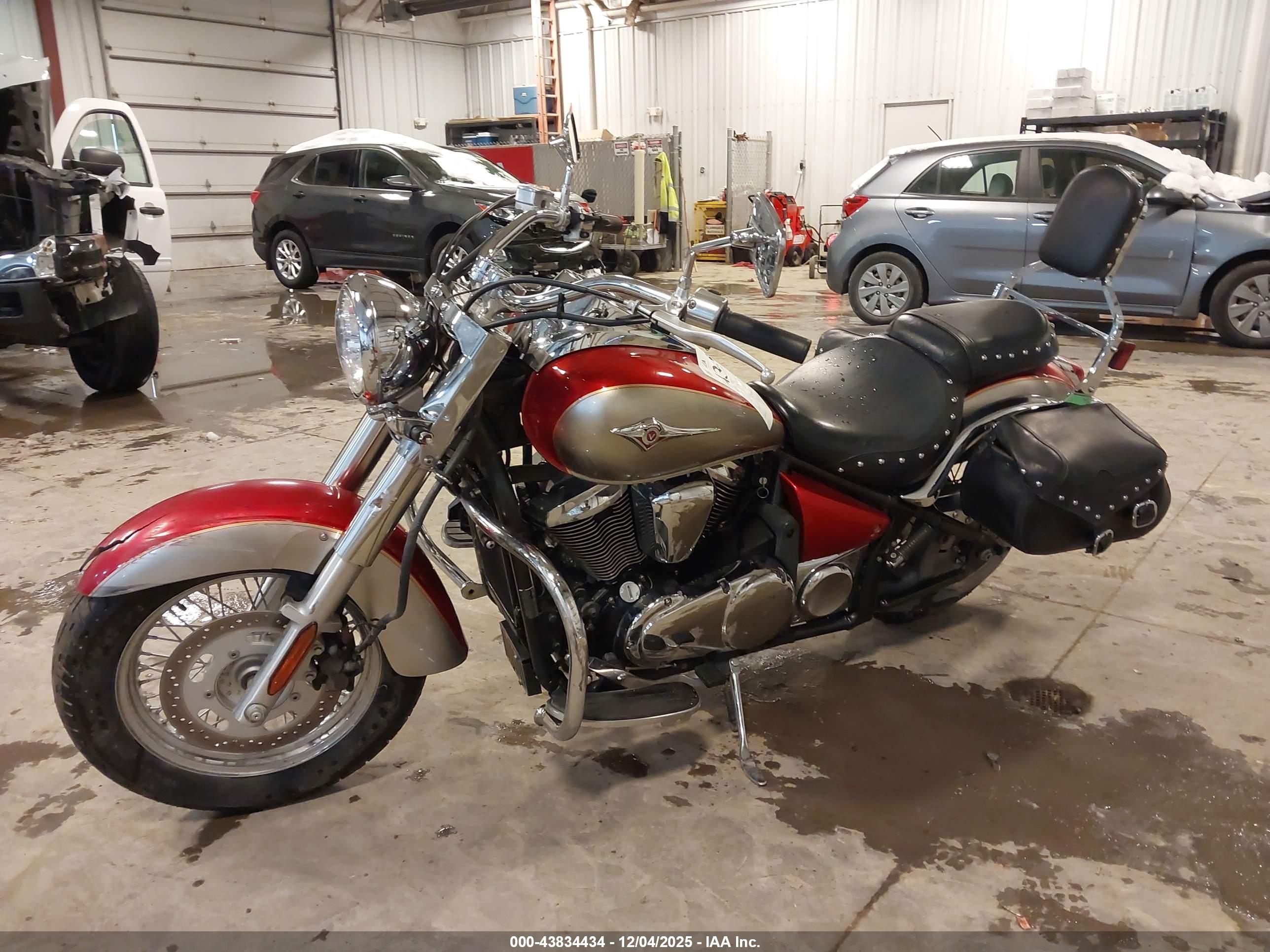 KAWASAKI VN900 image 2