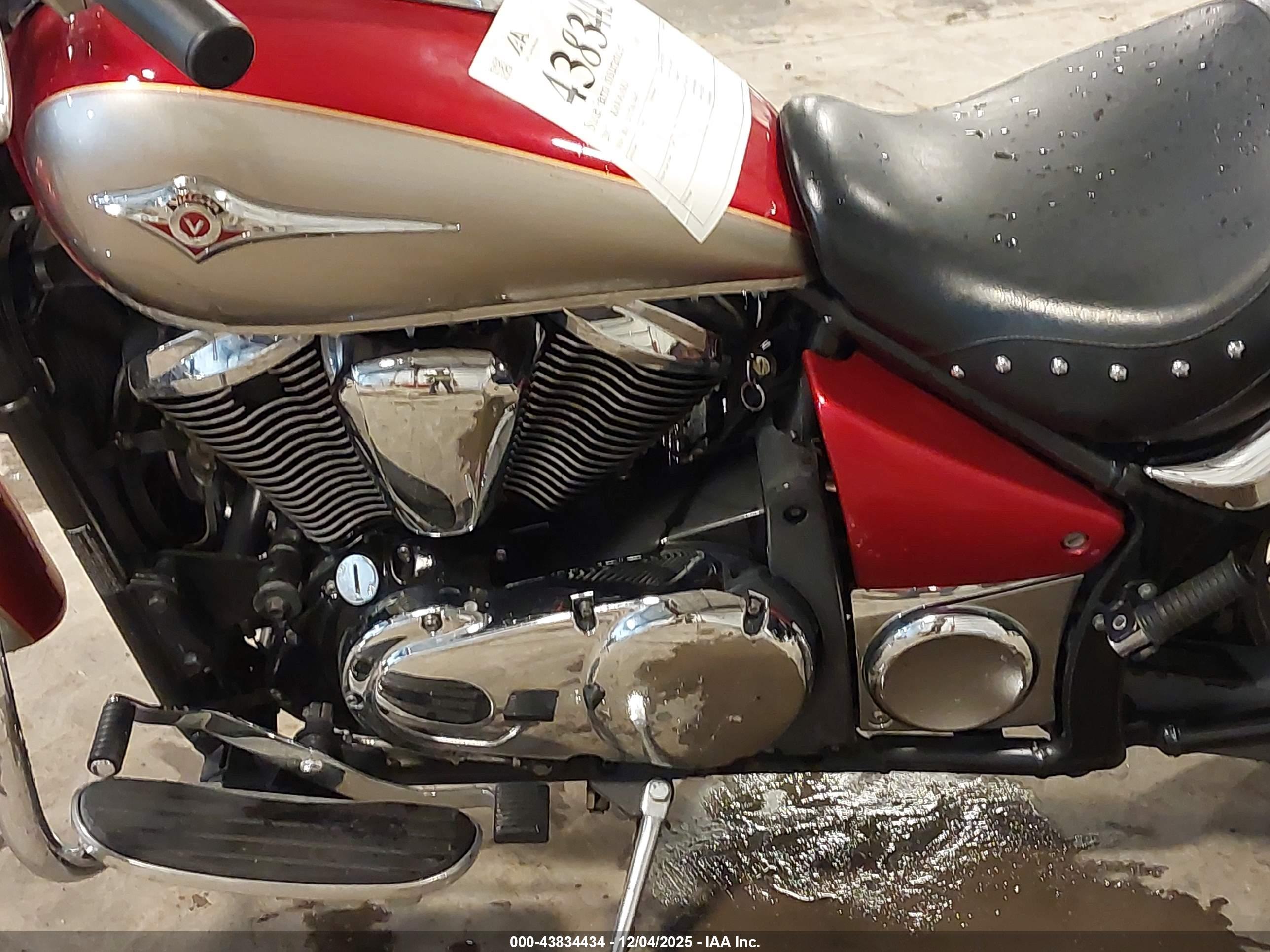 KAWASAKI VN900 image 9