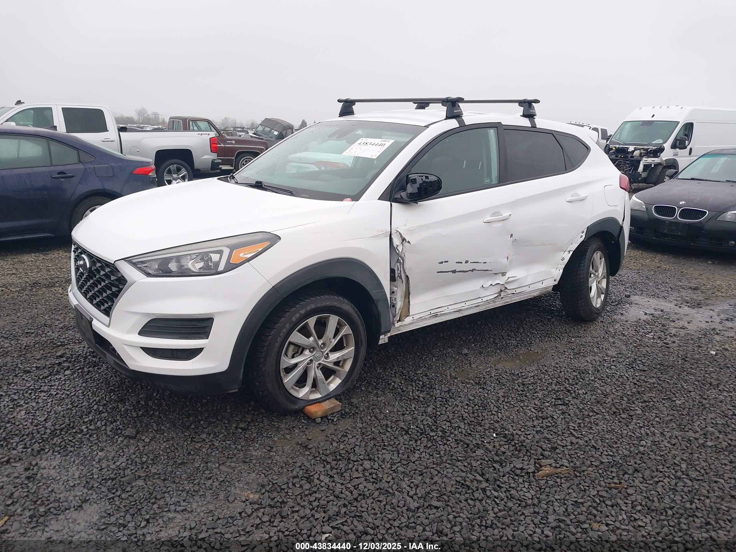 HYUNDAI TUCSON image 2