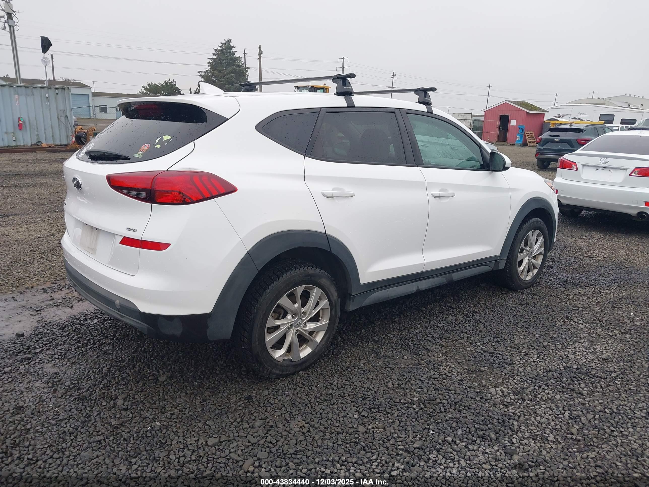 HYUNDAI TUCSON image 4