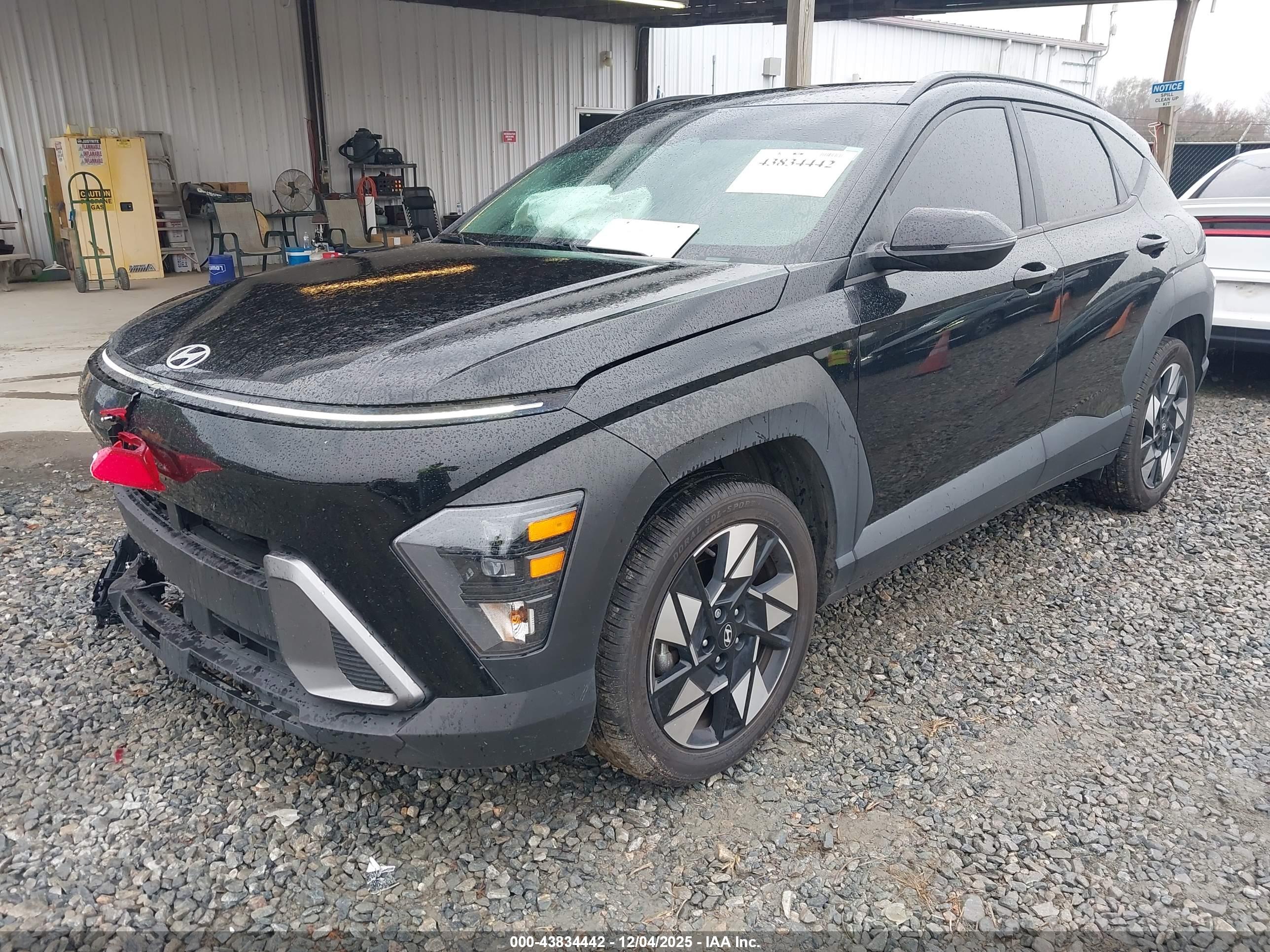 HYUNDAI KONA image 2