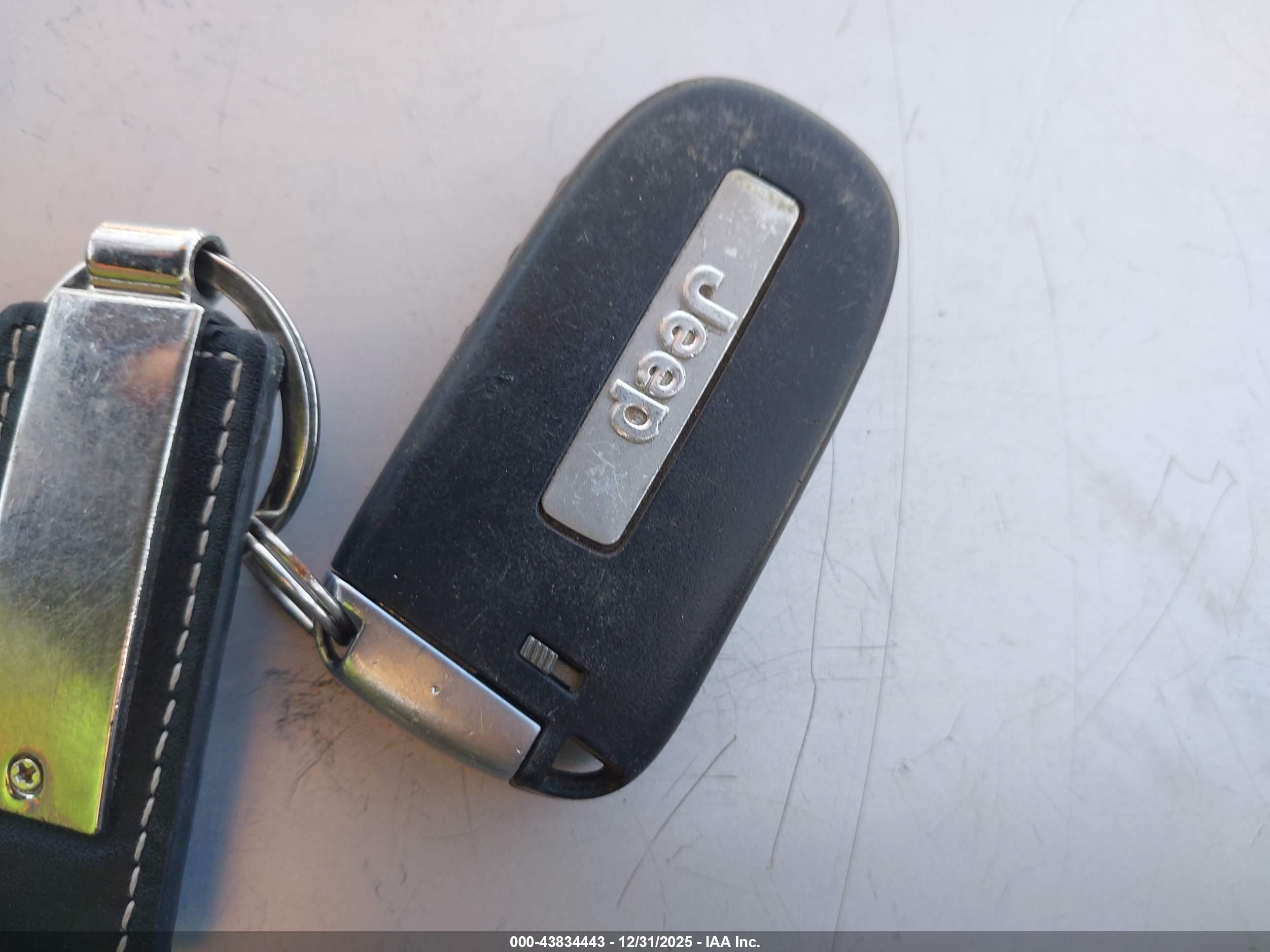 JEEP CHEROKEE image 11