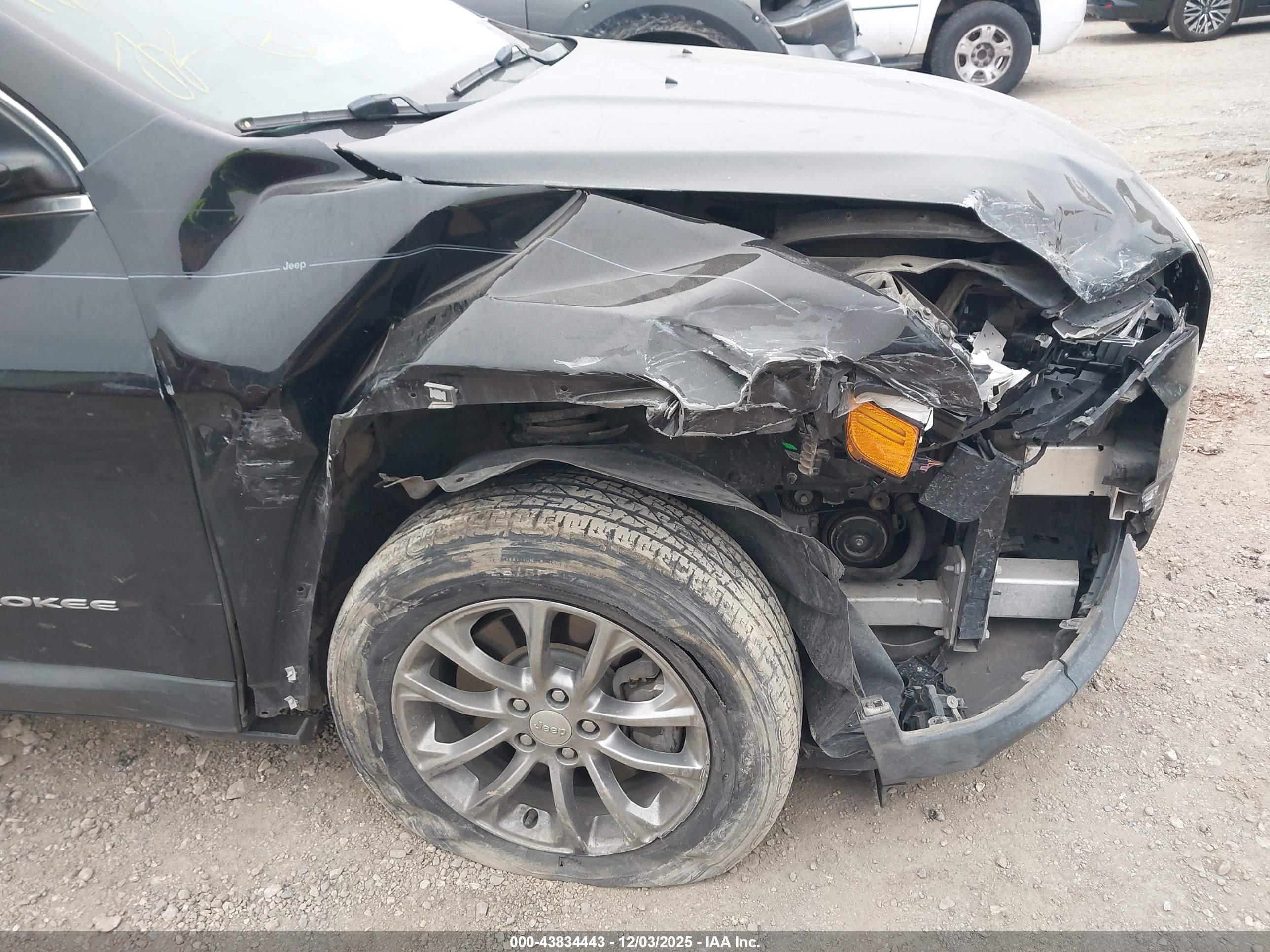 JEEP CHEROKEE image 6