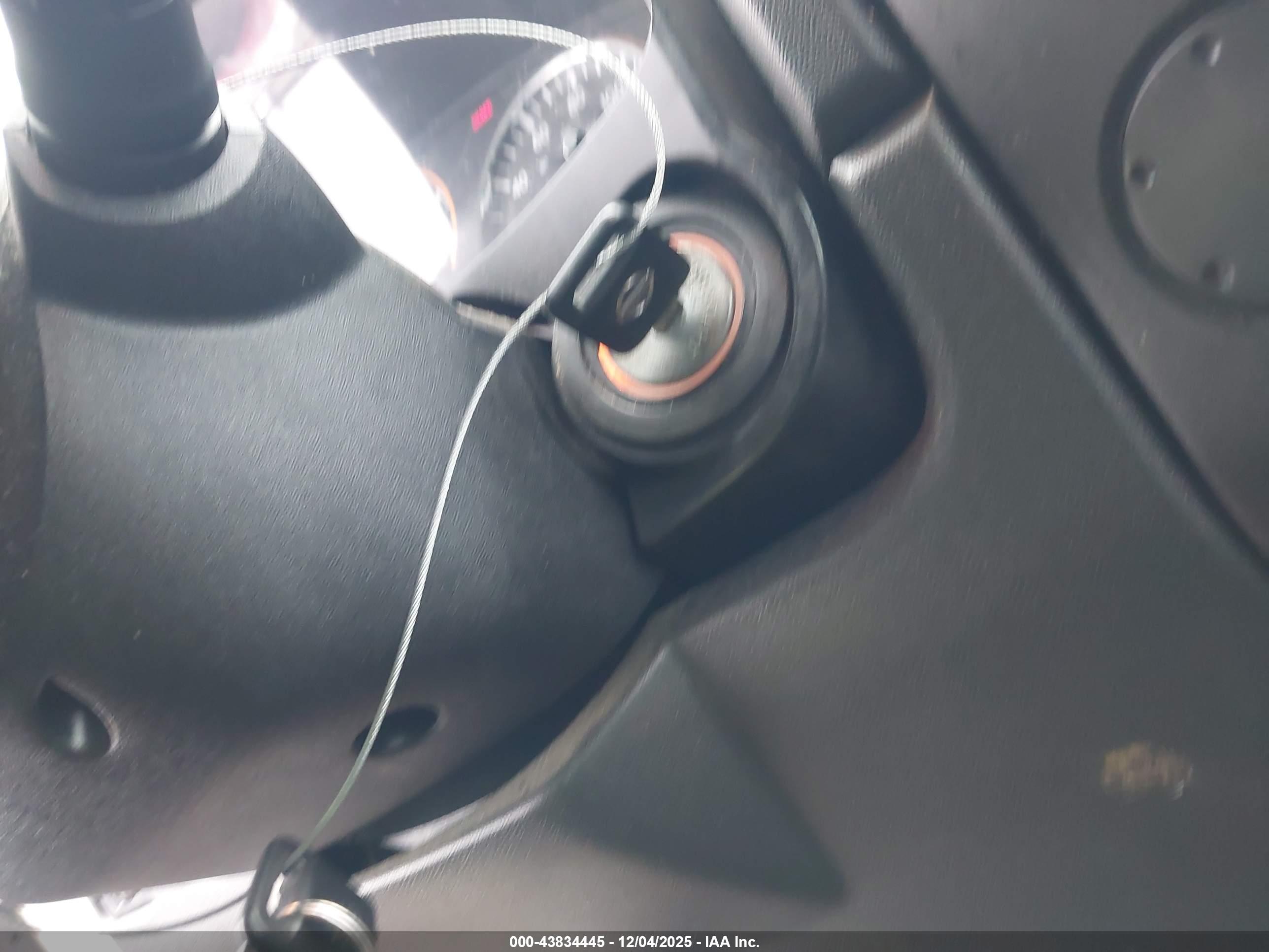 NISSAN TITAN image 11