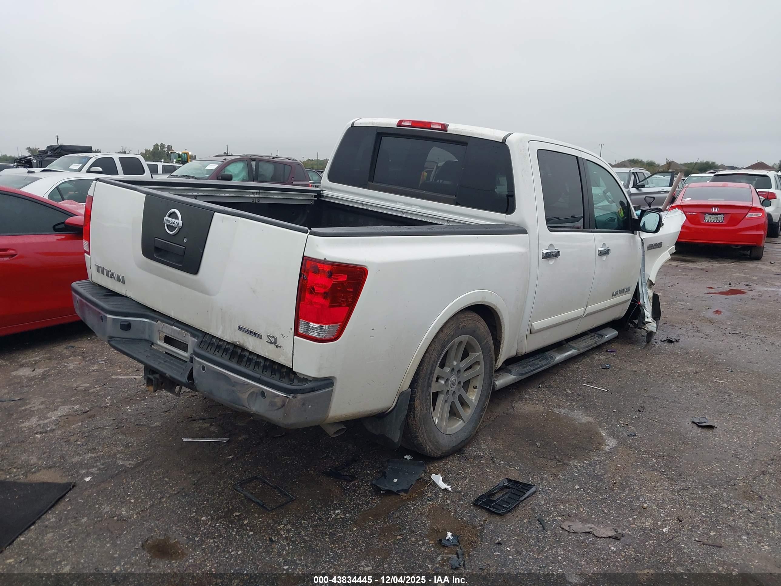 NISSAN TITAN image 4