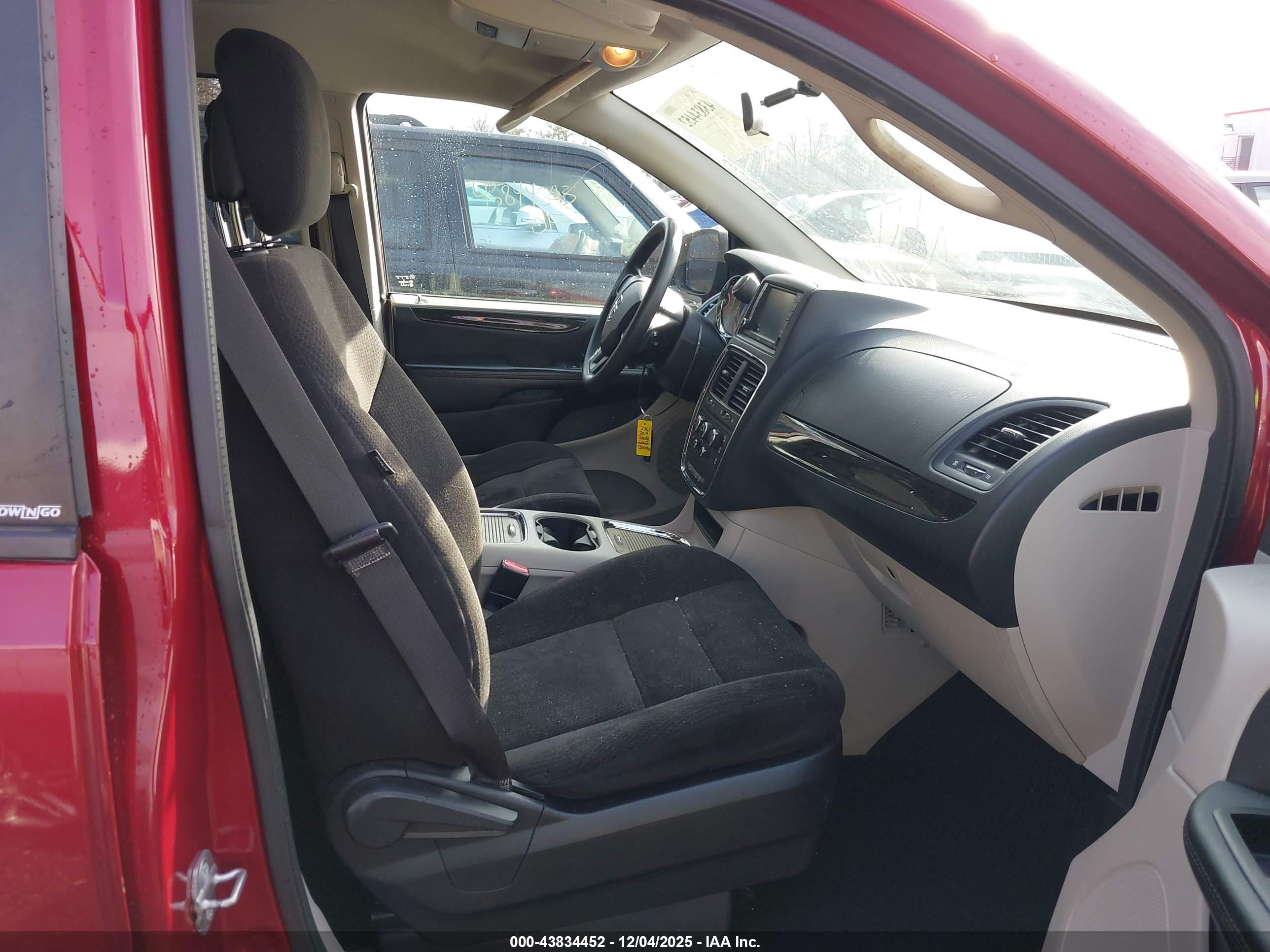 DODGE GRAND image 5
