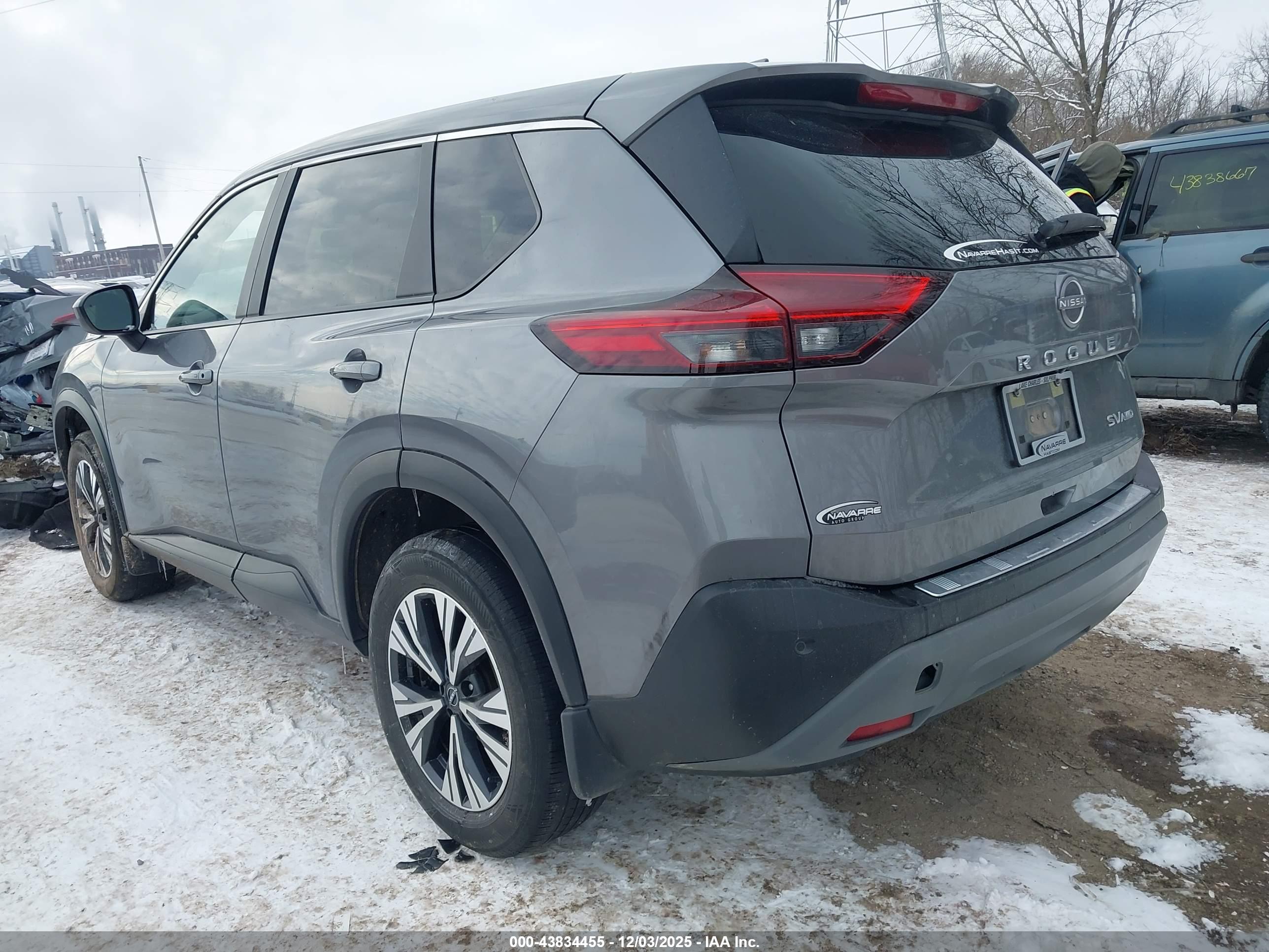 NISSAN ROGUE image 3