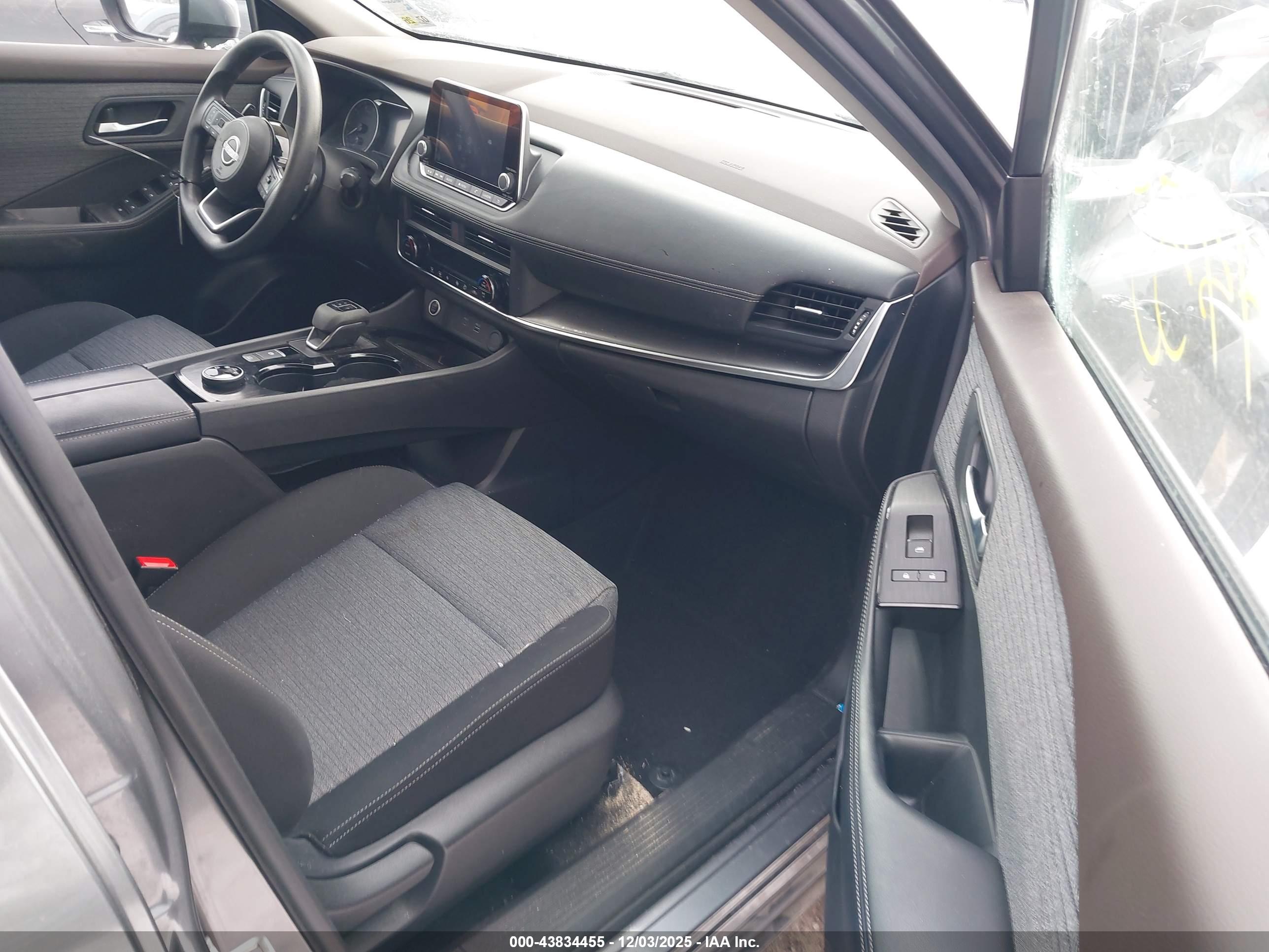 NISSAN ROGUE image 5