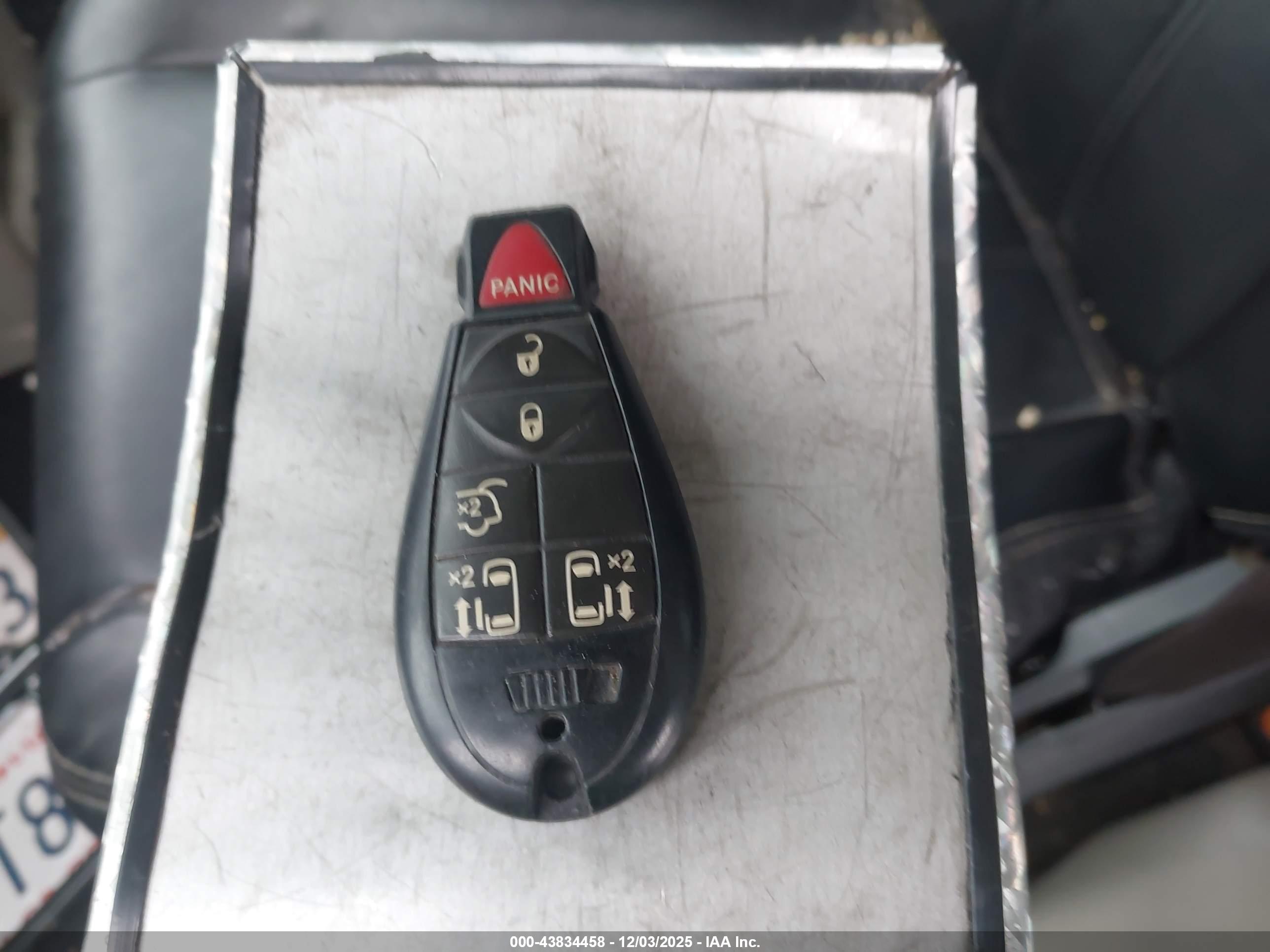 CHRYSLER TOWN image 11