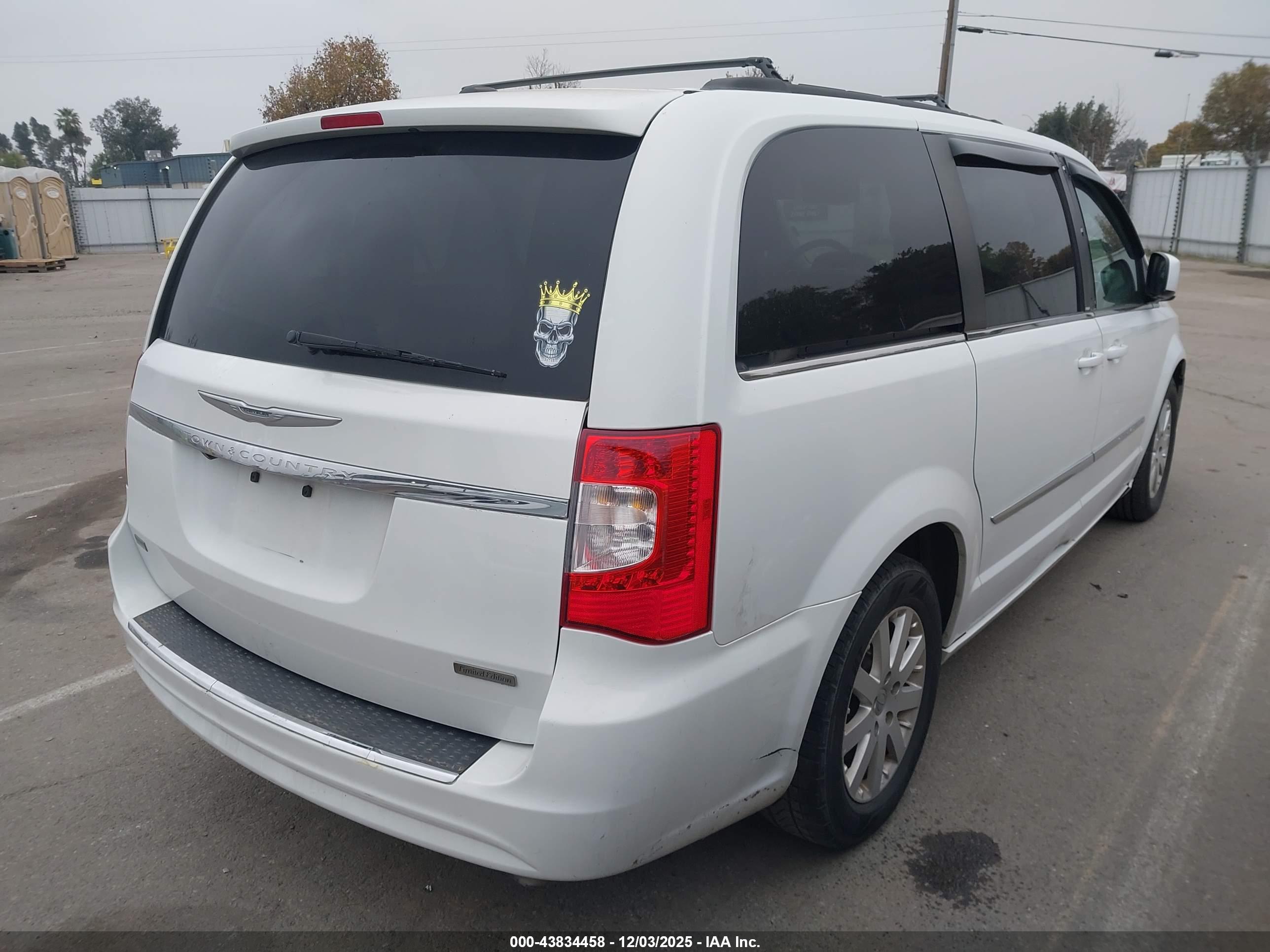 CHRYSLER TOWN image 4