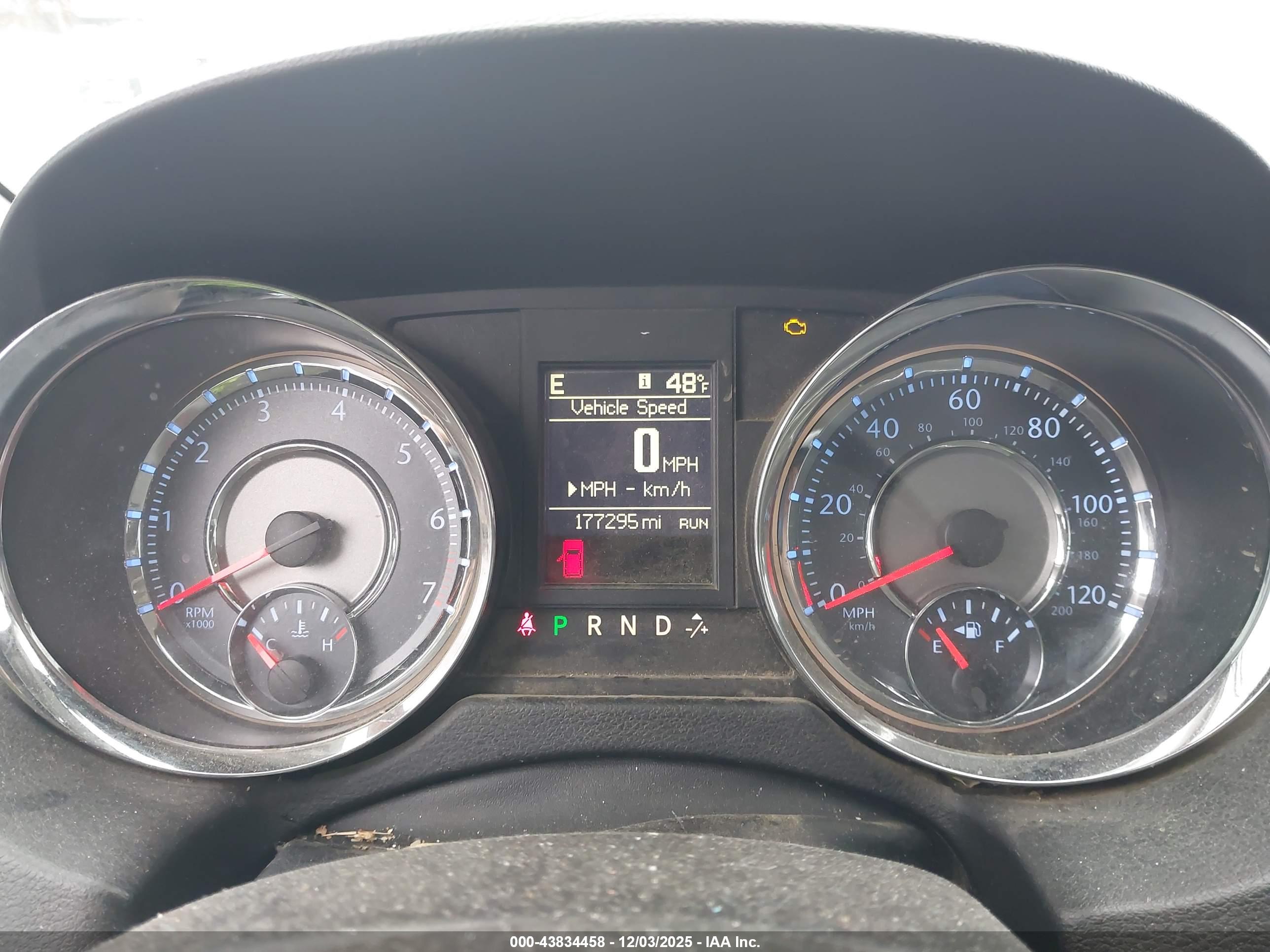 CHRYSLER TOWN image 7