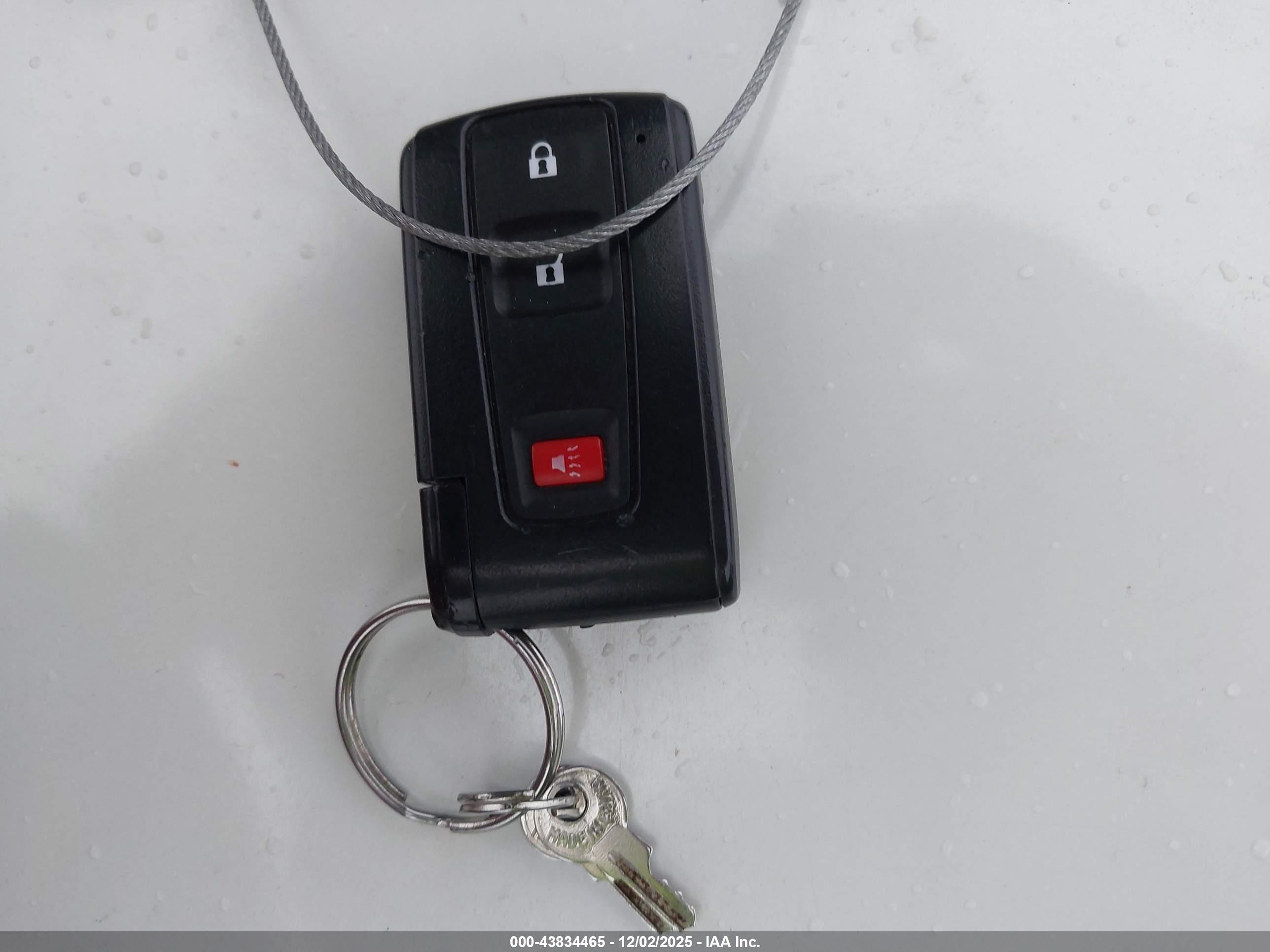 TOYOTA PRIUS image 11