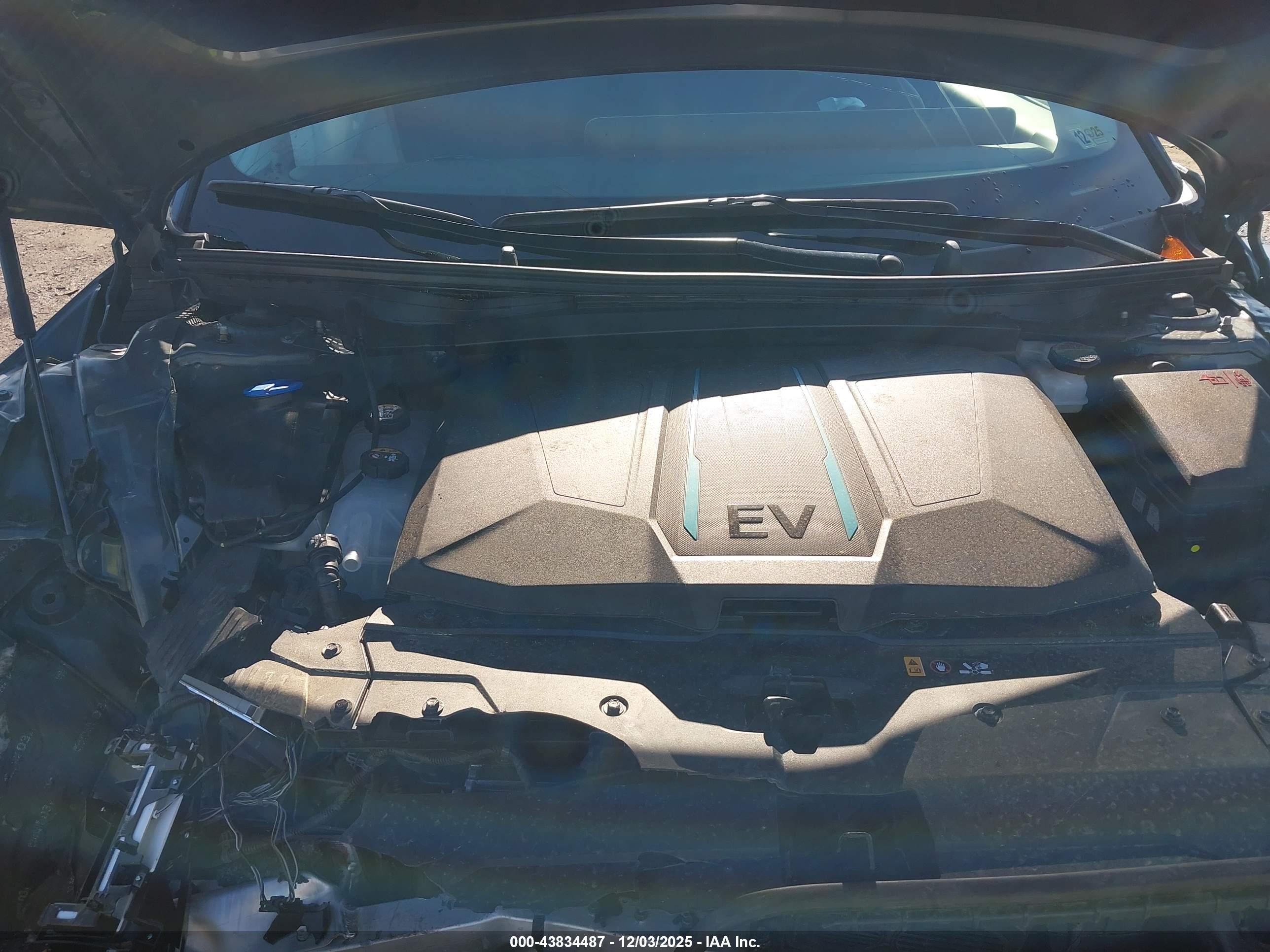 HYUNDAI IONIQ image 10