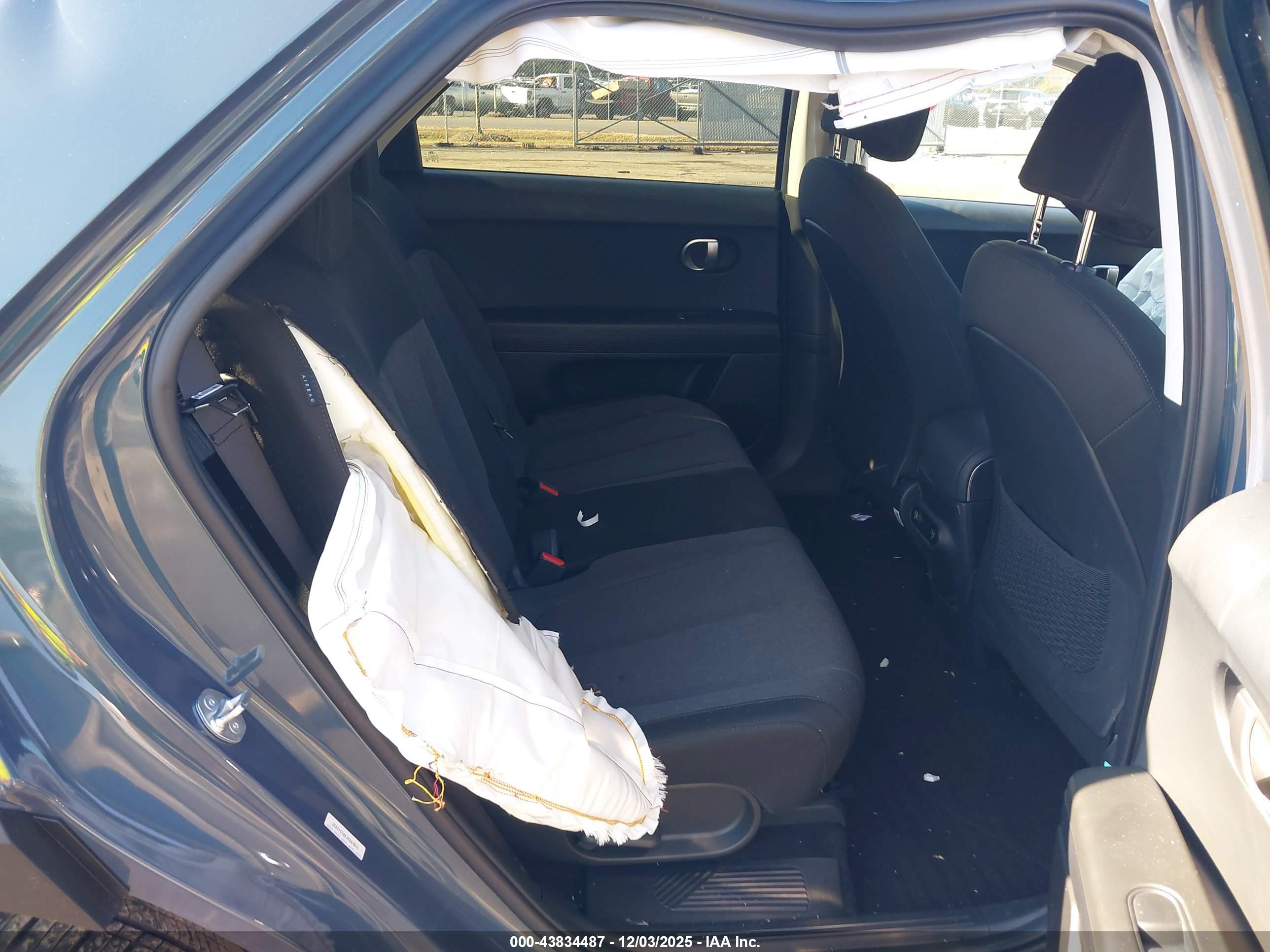 HYUNDAI IONIQ image 8