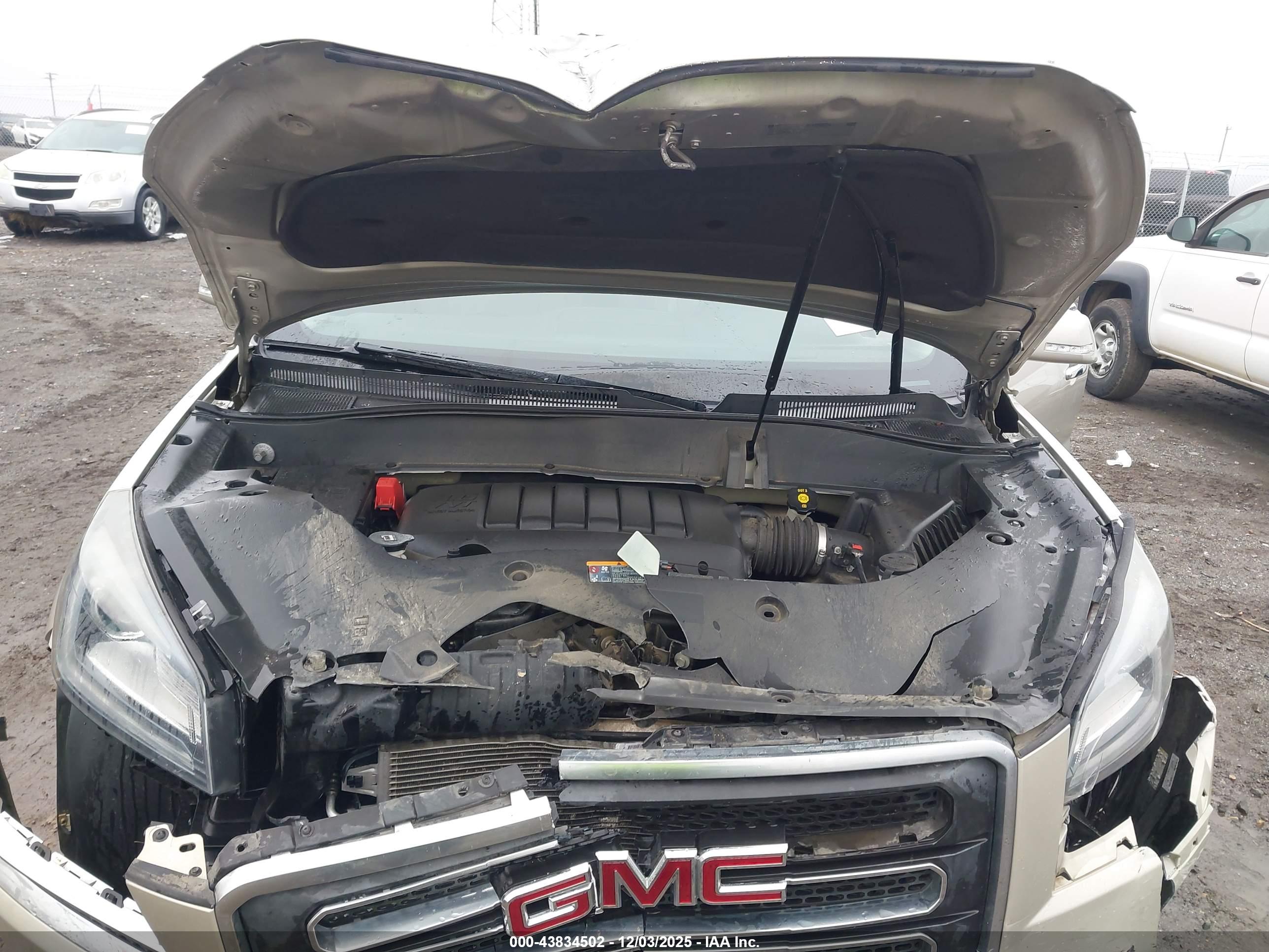 GMC ACADIA image 10