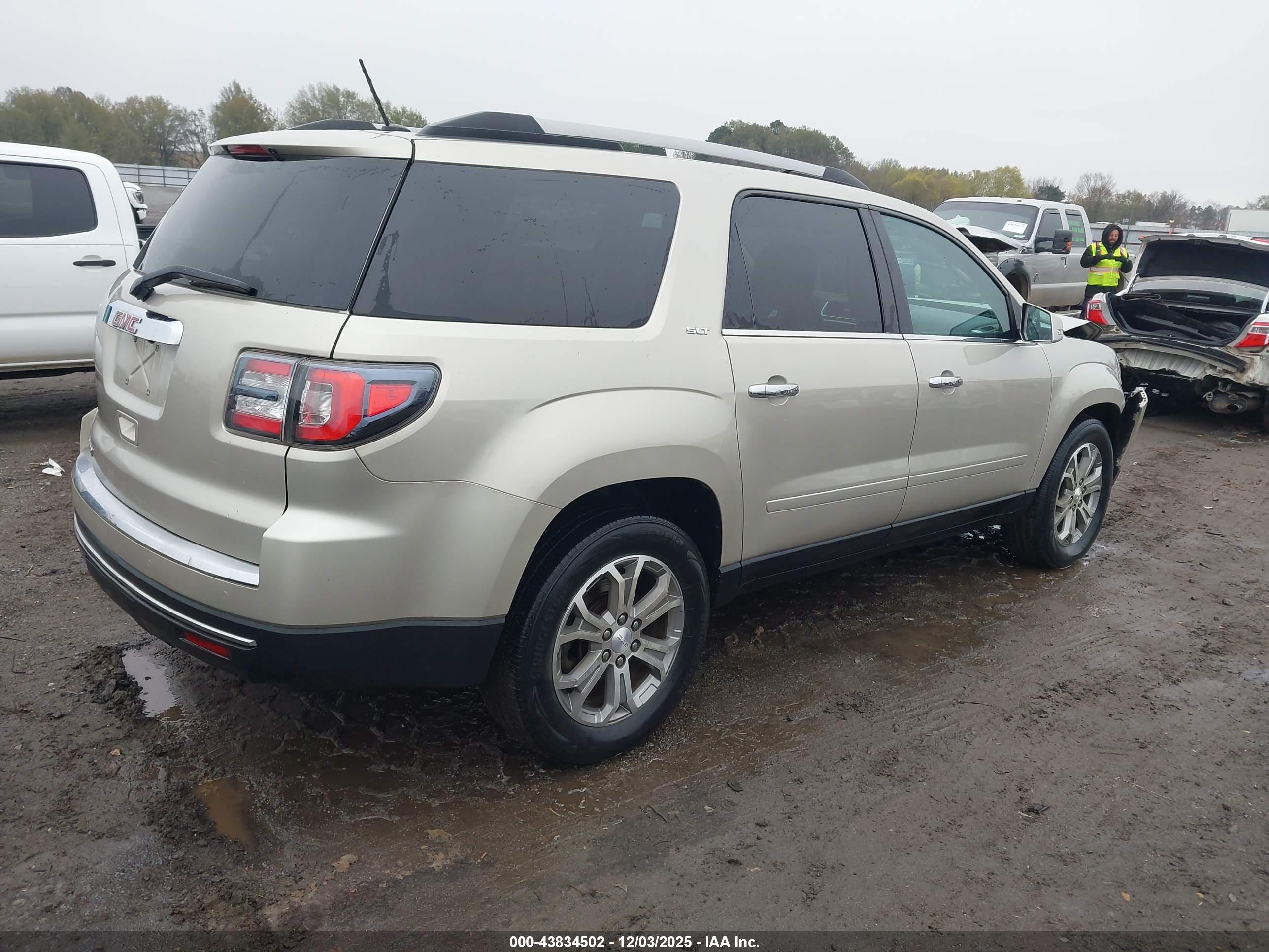 GMC ACADIA image 4
