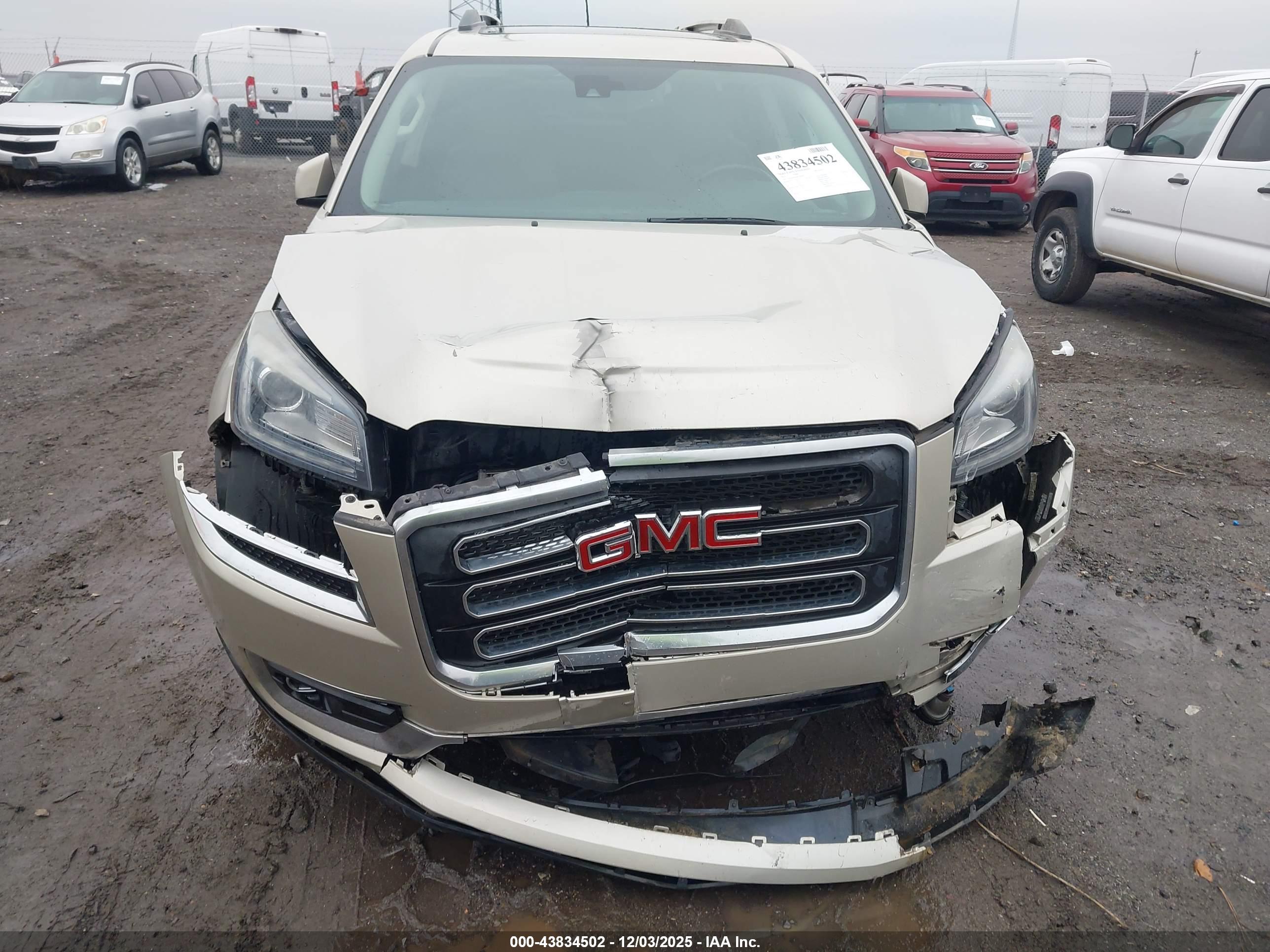 GMC ACADIA image 6